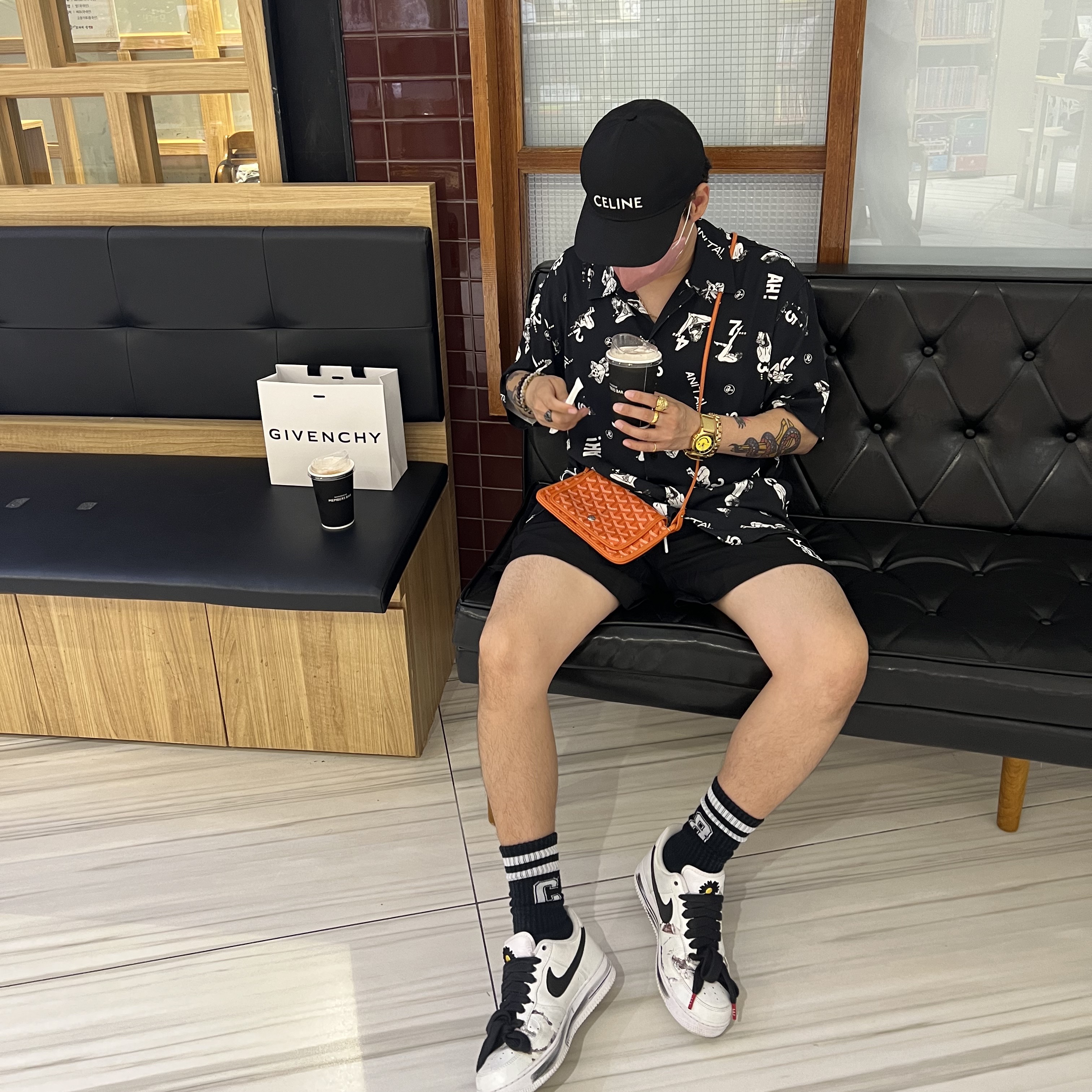 Nike x Peaceminusone Air Force 1 Low Para-Noise 2.0, Celine Baseball Cap in Cotton Black 착용 스타일 - 2