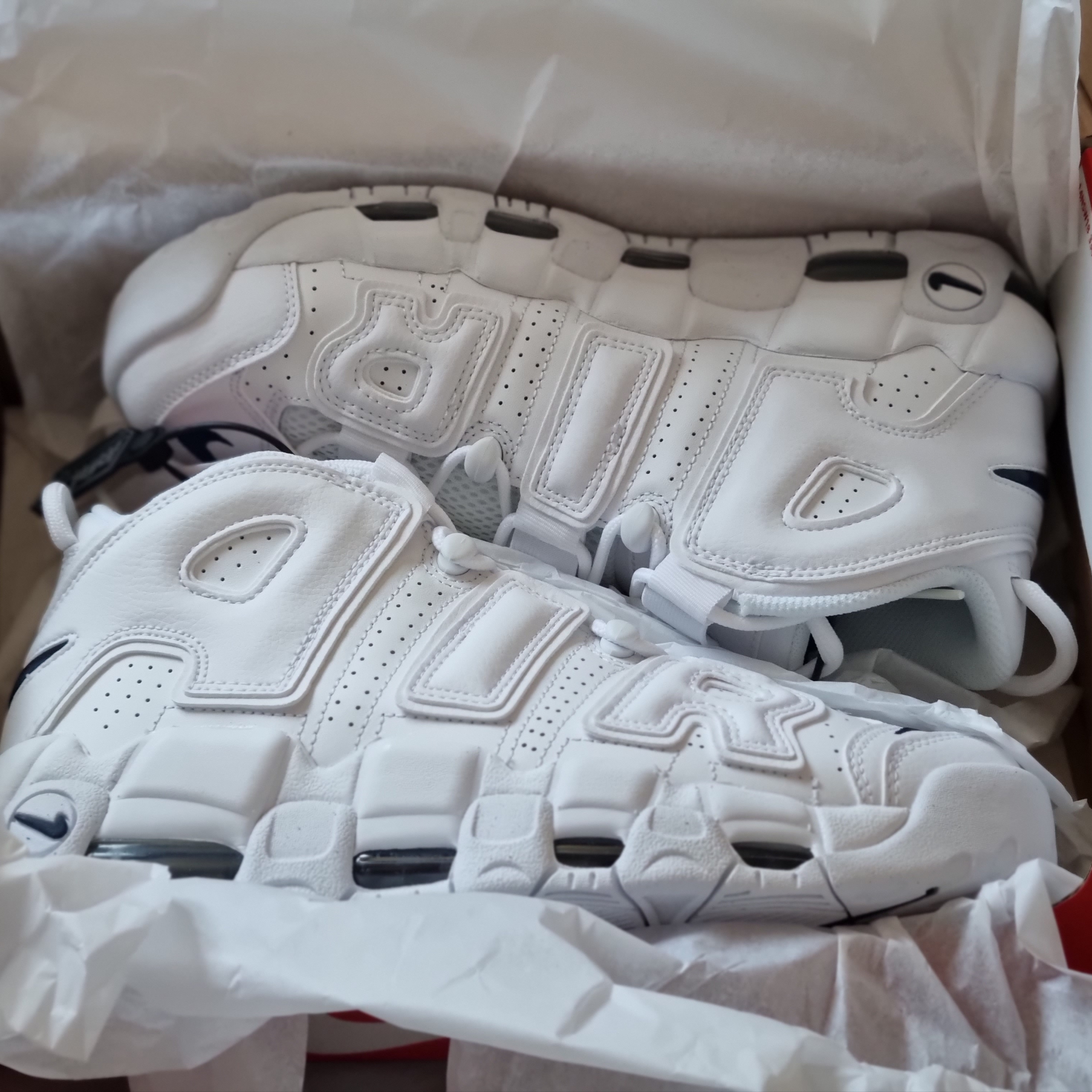 Nike Air More Uptempo 96 White Midnight Navy 착용 스타일 - 4
