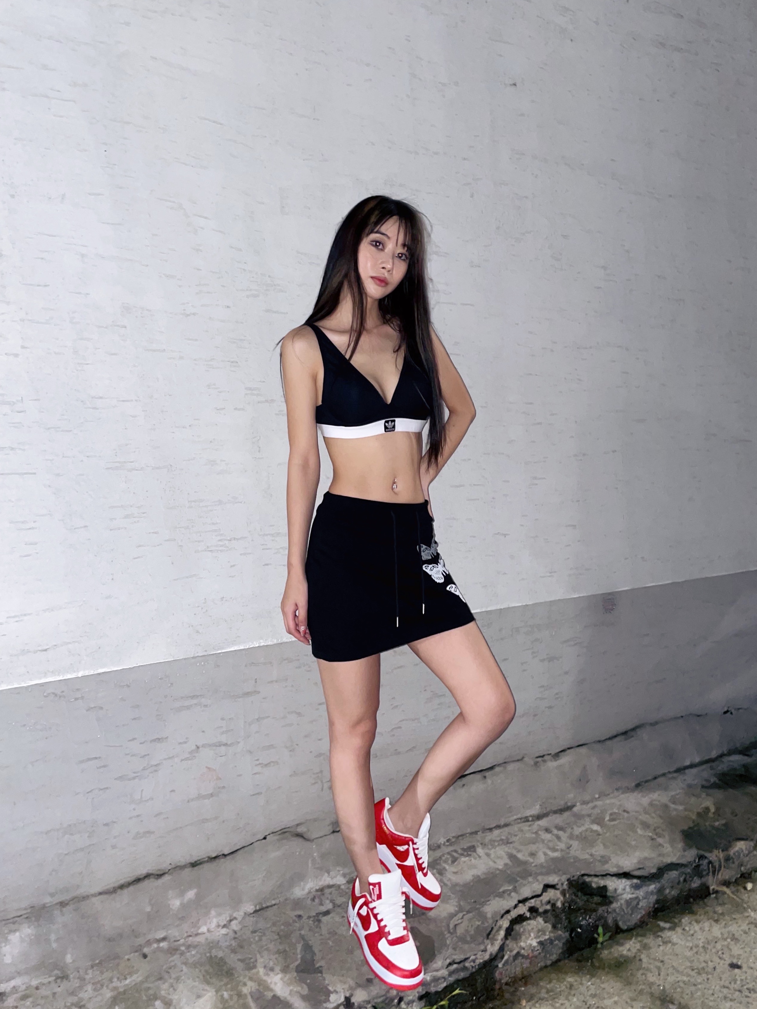 Louis Vuitton x Nike Air Force 1 Low by Virgil Abloh White Comet Red, Jordan 1 x Dior High OG 착용 스타일 - 2