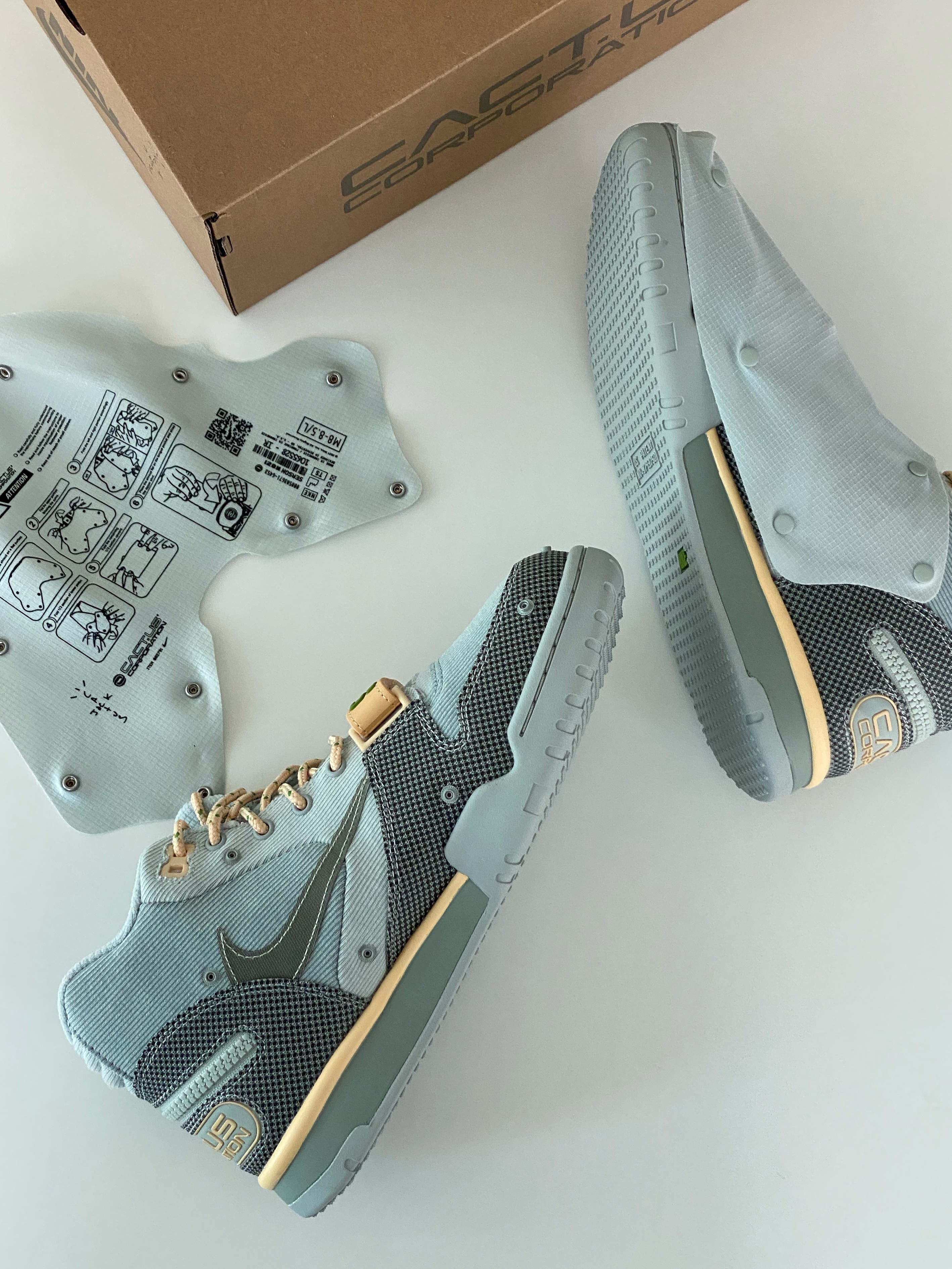 Nike x Travis Scott Nike Air Trainer 1 Grey Haze and Dusty Sage 착용 스타일