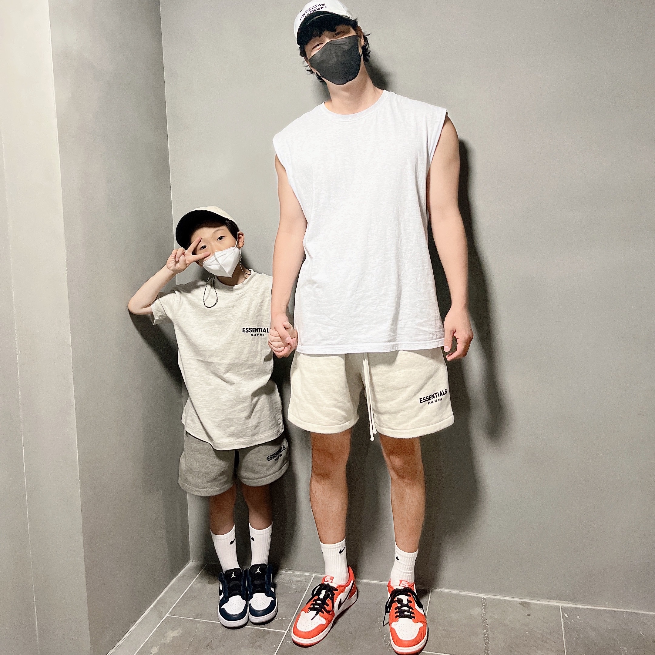 Jordan 1 Low OG Starfish, Essentials The Core Collection Sweatshorts Light Oatmeal 착용 스타일