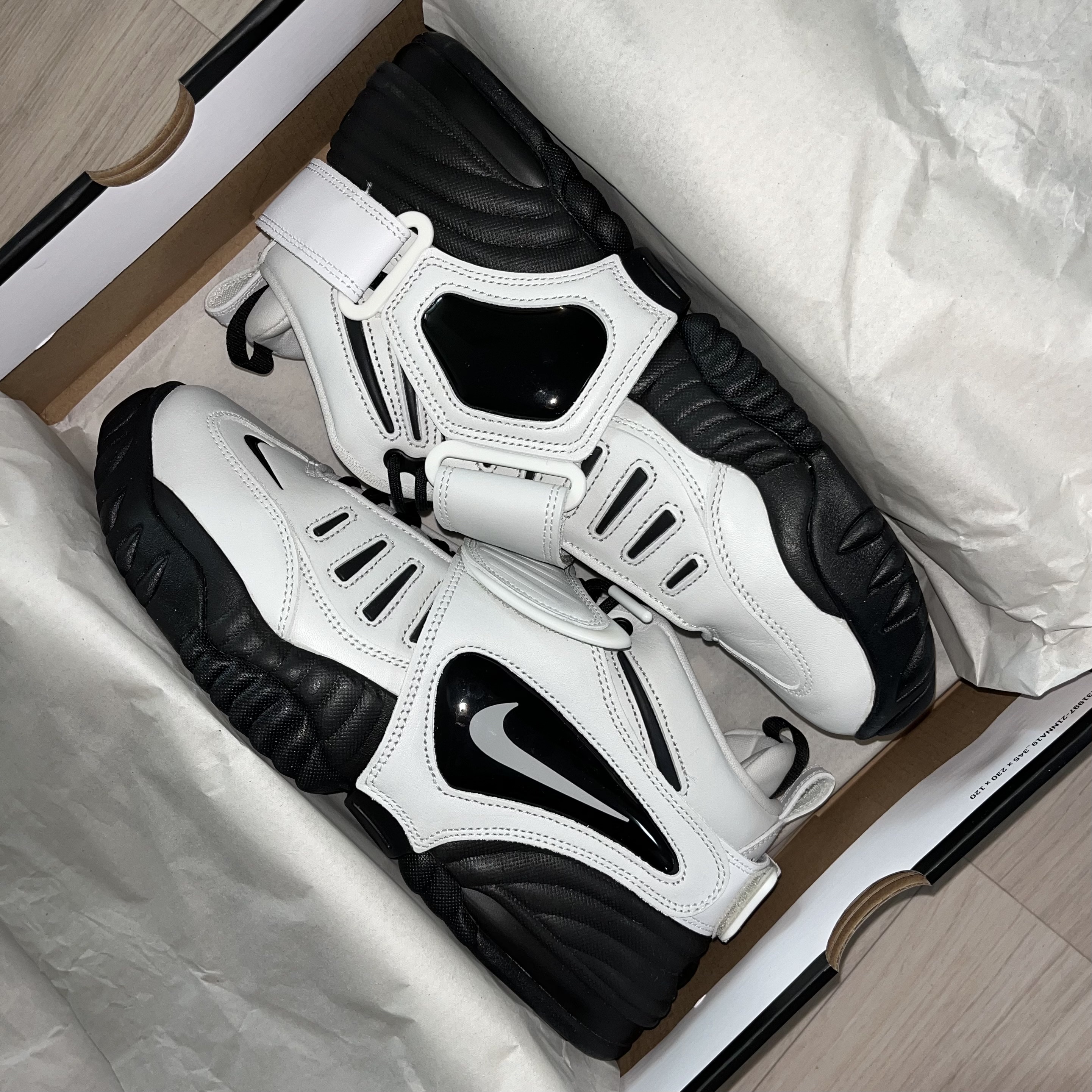 Nike x Ambush Air Adjust Force SP Summit White and Black 착용 스타일 - 1