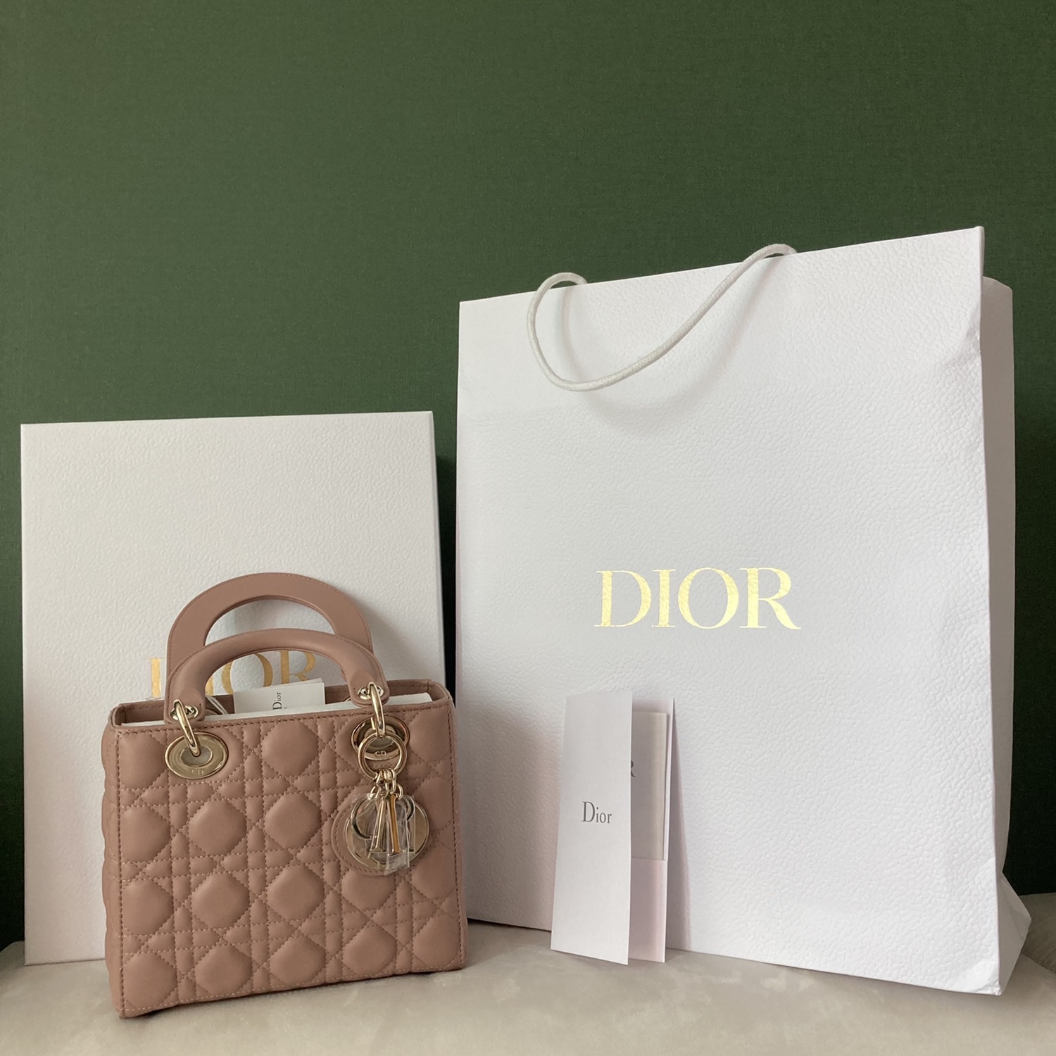 Dior Small Lady Bag My ABCDior Cannage Lambskin Antique Pink 착용 스타일