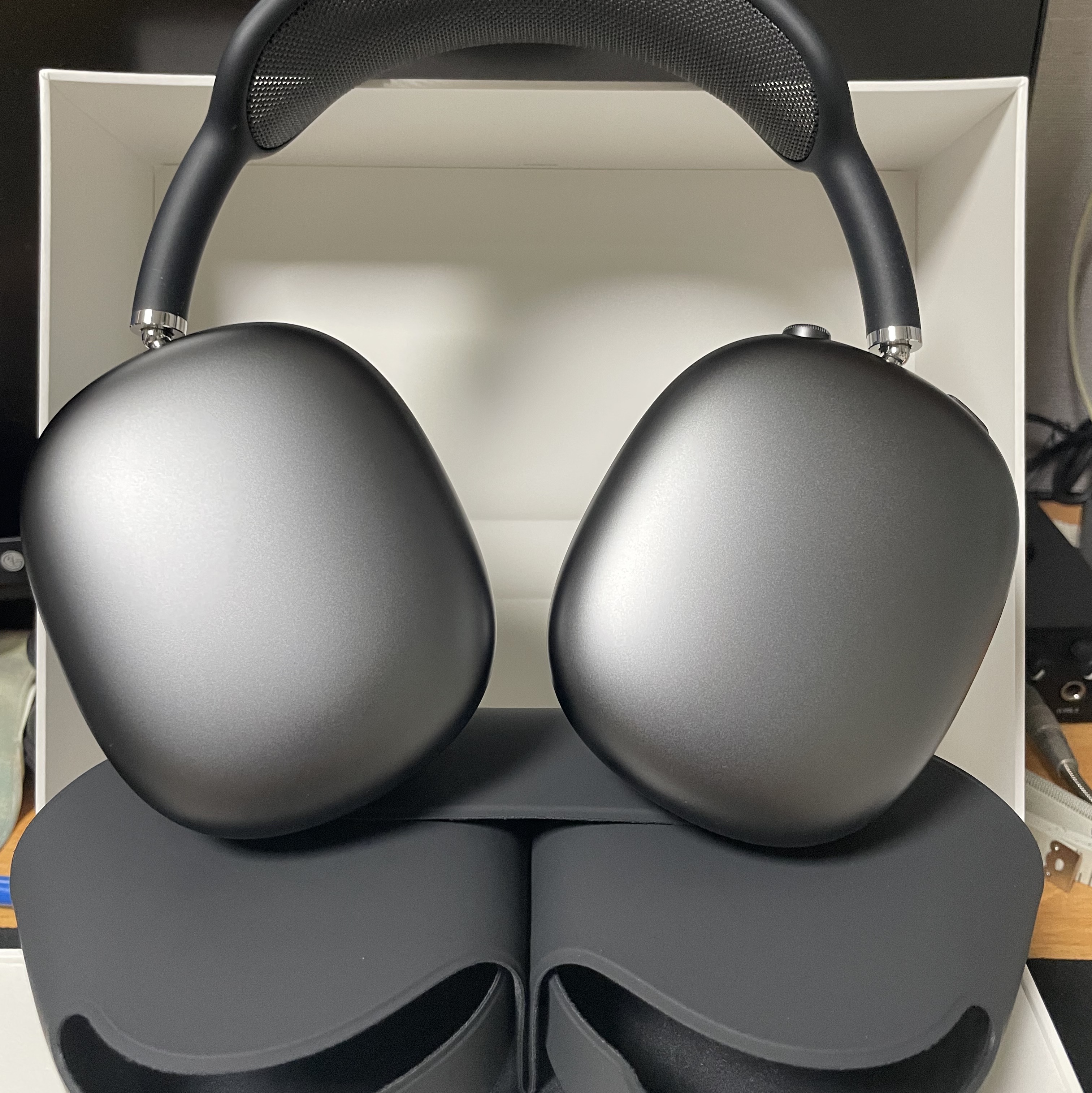 Apple AirPods Max Lightning Space Gray (Korean Ver.) 착용 스타일