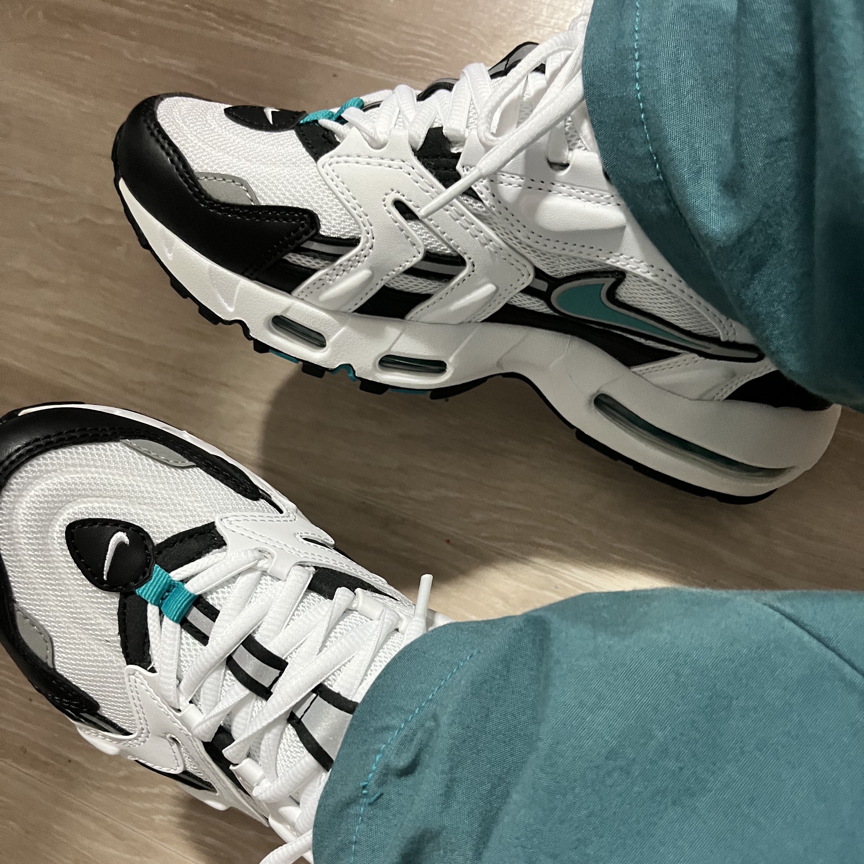 Nike Air Max 96 II Mystic Teal 착용 스타일