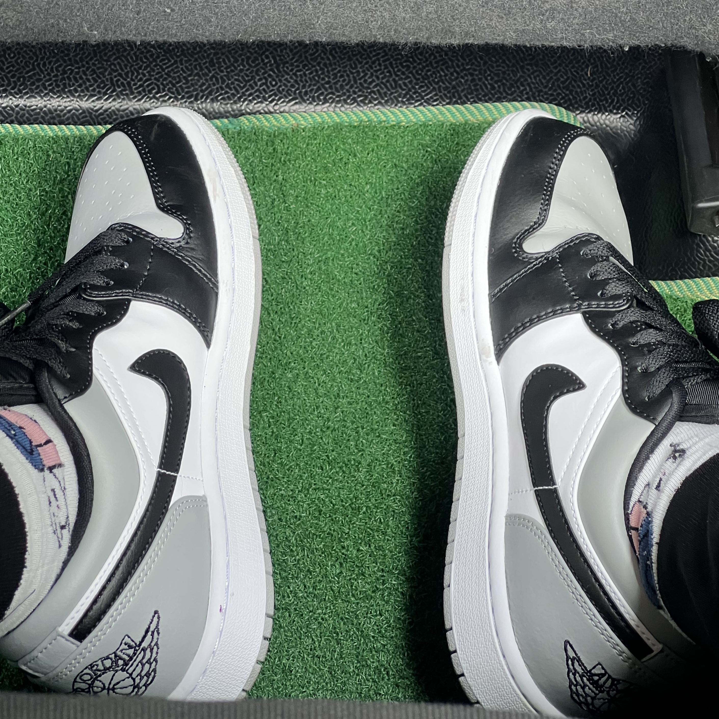 Jordan 1 Low Light Smoke Grey Black 착용 스타일 - 1
