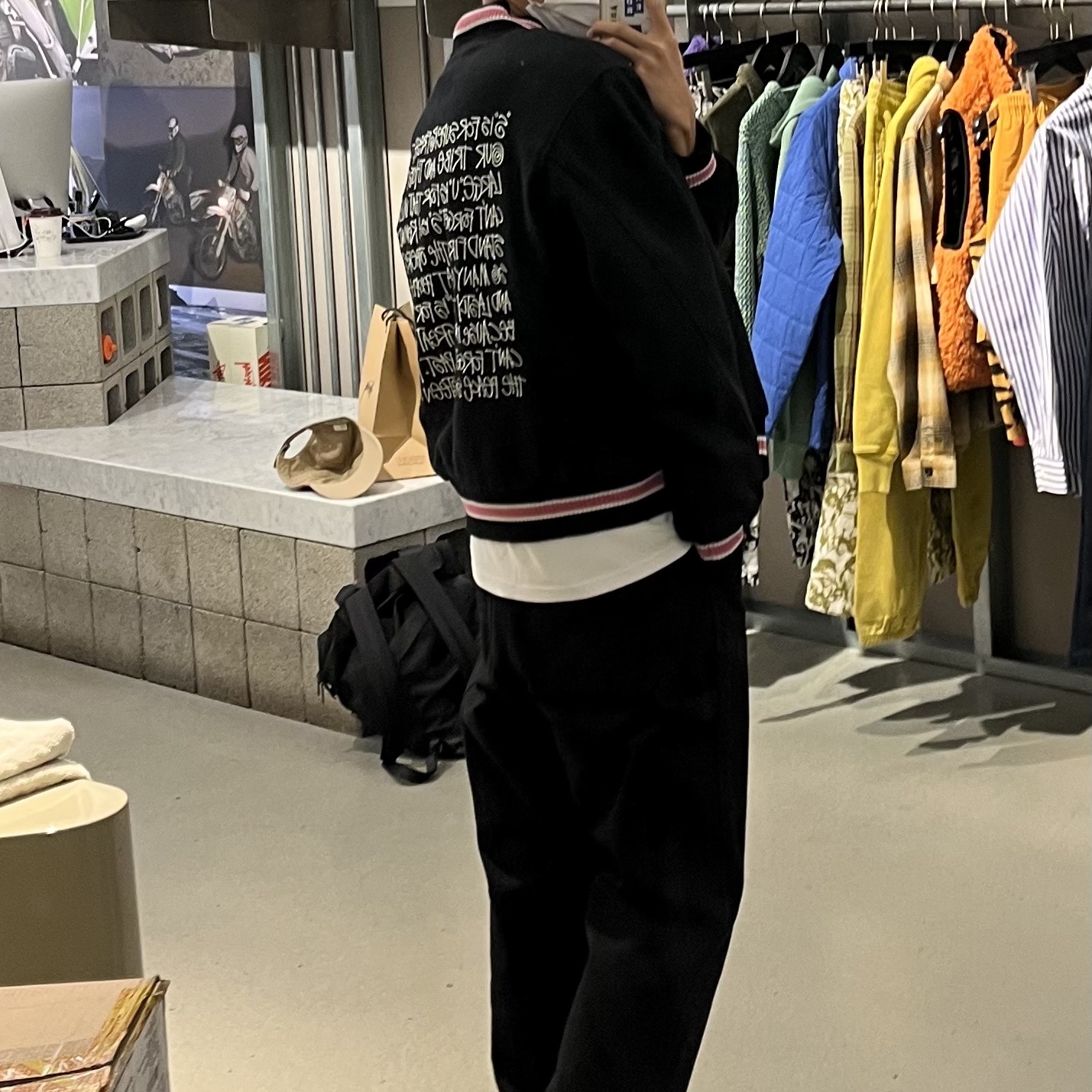 Stussy Coastline Beach Shell Jacket Multi, Stussy Curly S Sweater Natural 착용 스타일 - 3
