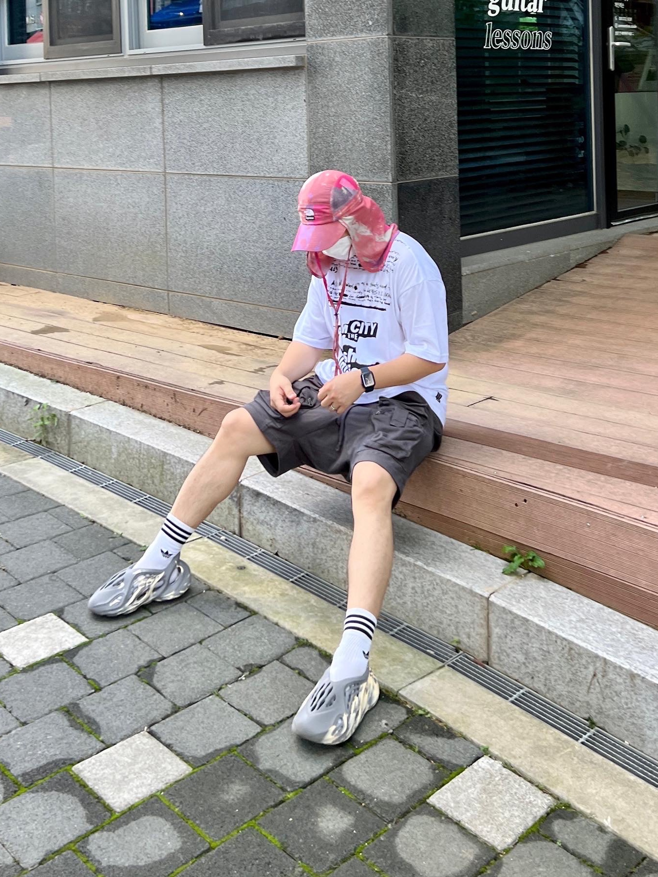 Supreme x The North Face Sunshield Camp Cap Multi-Color - 20SS, Adidas Yeezy Foam RNNR MXT Moon Gray 착용 스타일 - 2