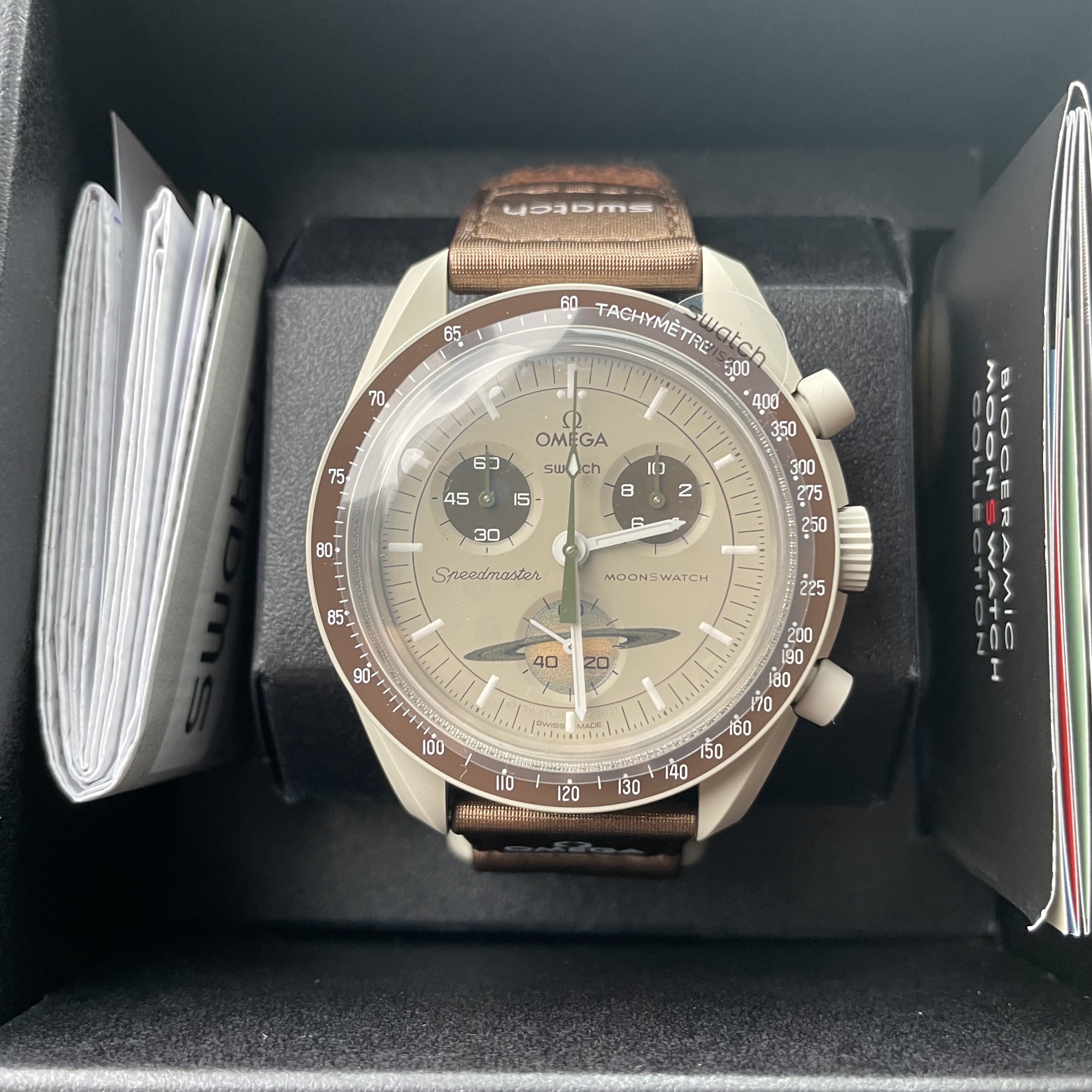 Swatch x Omega Bioceramic MoonSwatch Mission To Saturn 착용 스타일 - 1