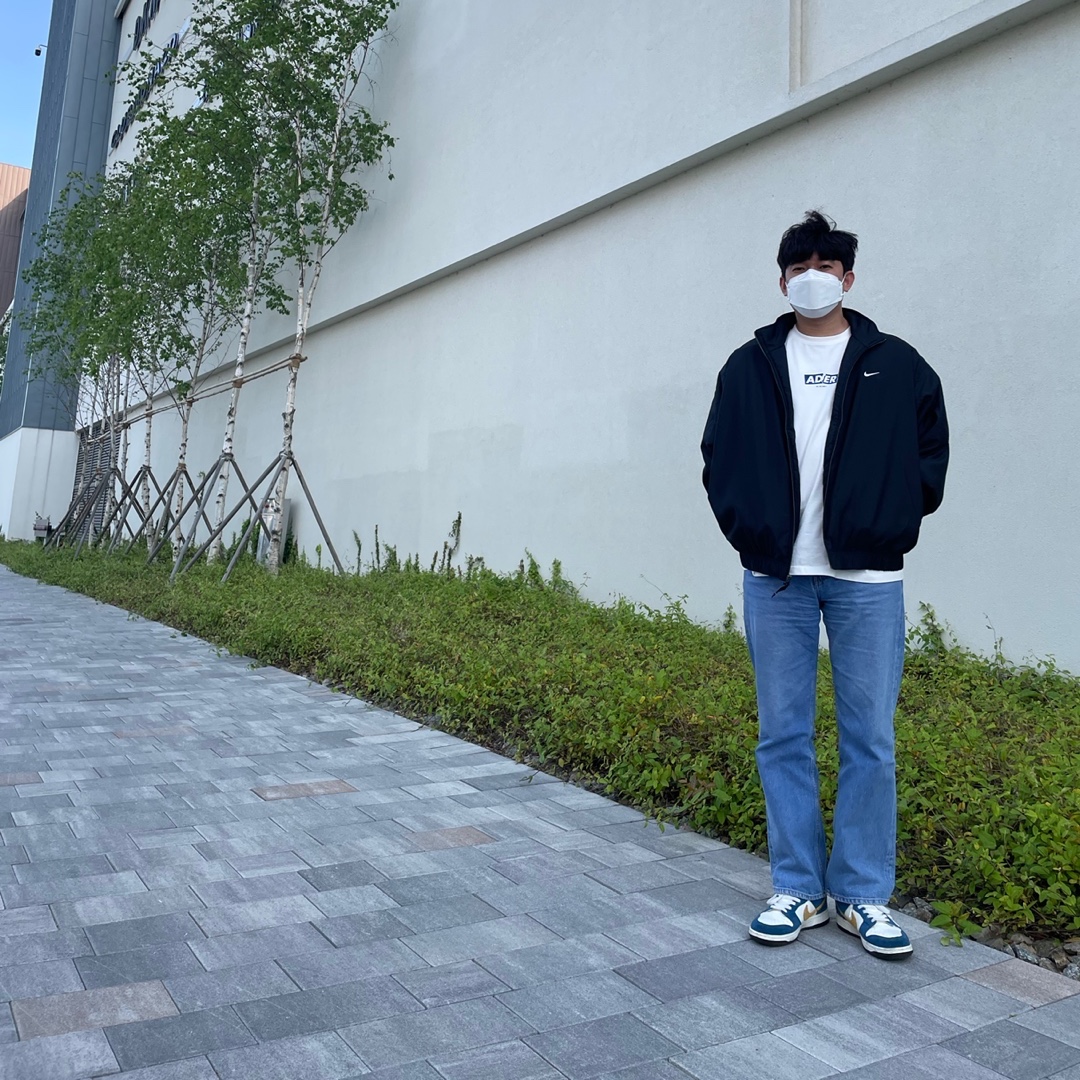 Nike NRG Solo Swoosh Satin Bomber Jacket Black Kumquat - US/EU, Nike x Kasina Dunk Low 80's Bus 착용 스타일