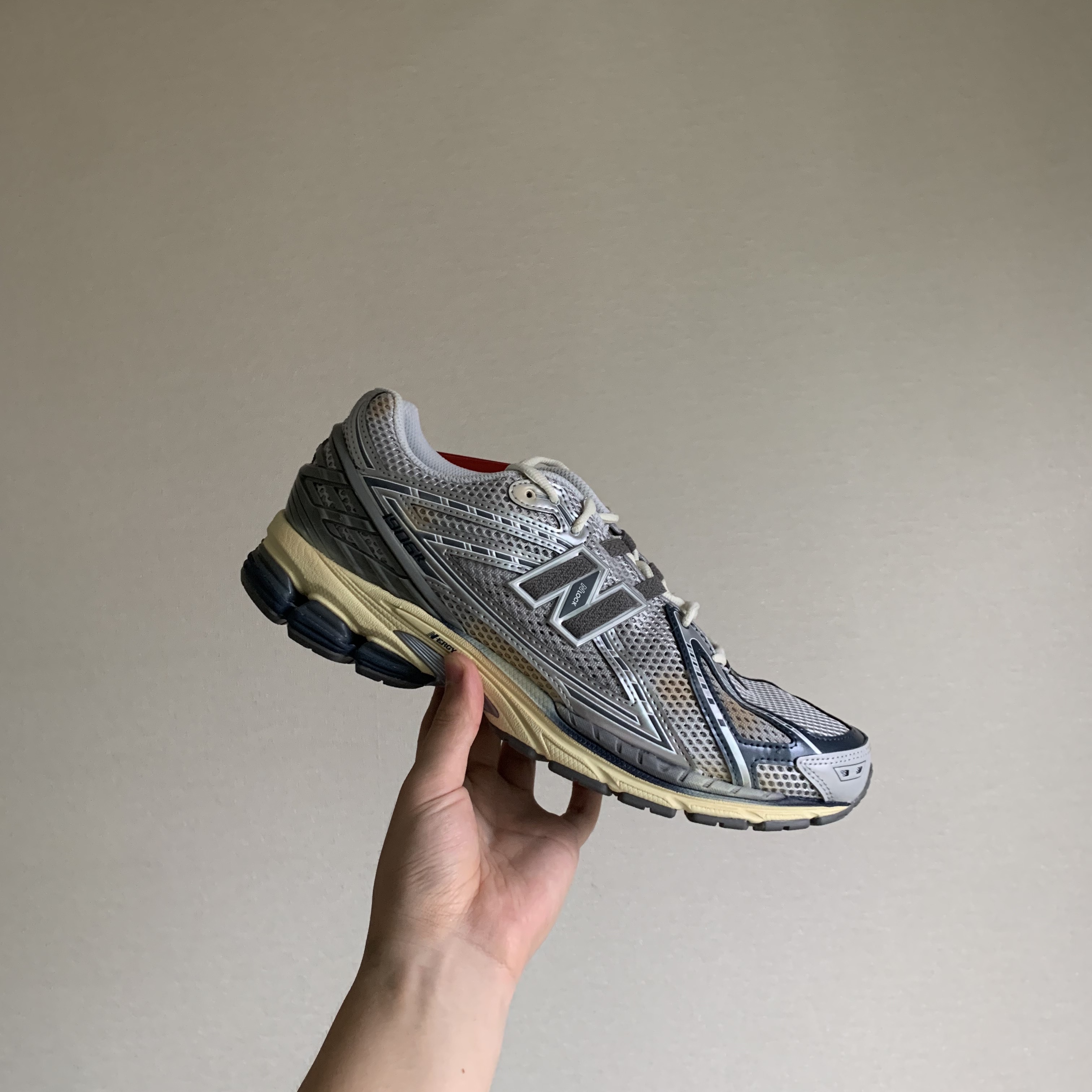 New Balance x Thisisneverthat 1906R 2022 Downtown Run 착용 스타일 - 1