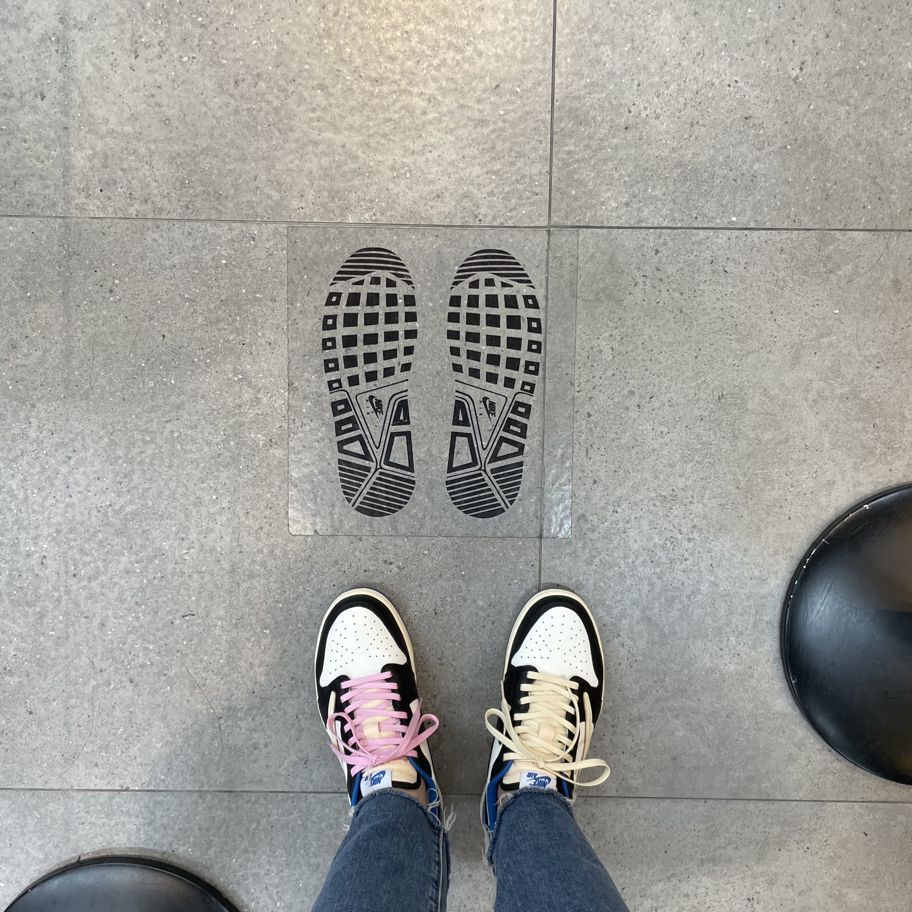 Jordan 1 x Travis Scott x Fragment Retro Low OG SP Military Blue 착용 스타일