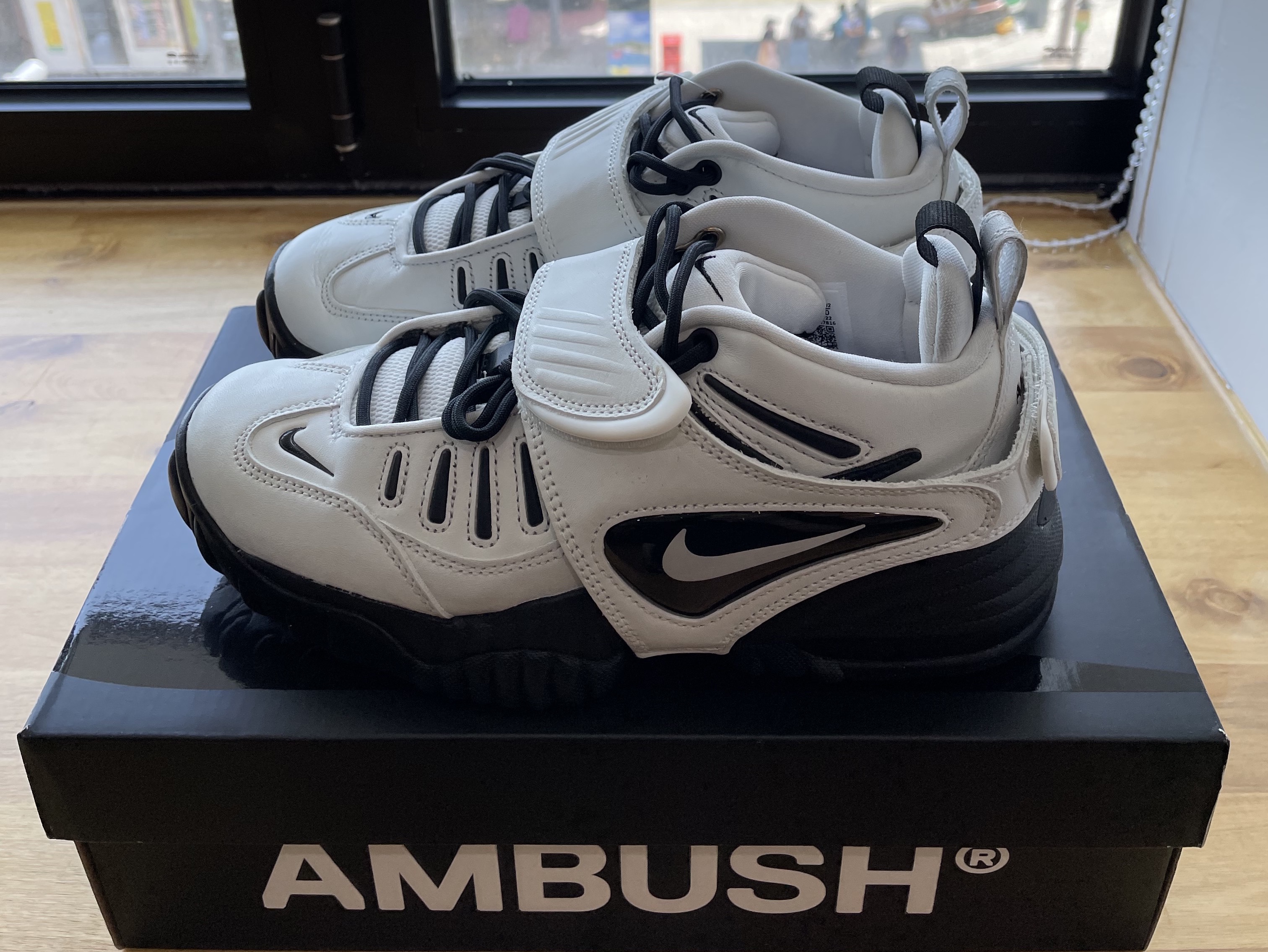 Nike x Ambush Air Adjust Force SP Summit White and Black 착용 스타일 - 2