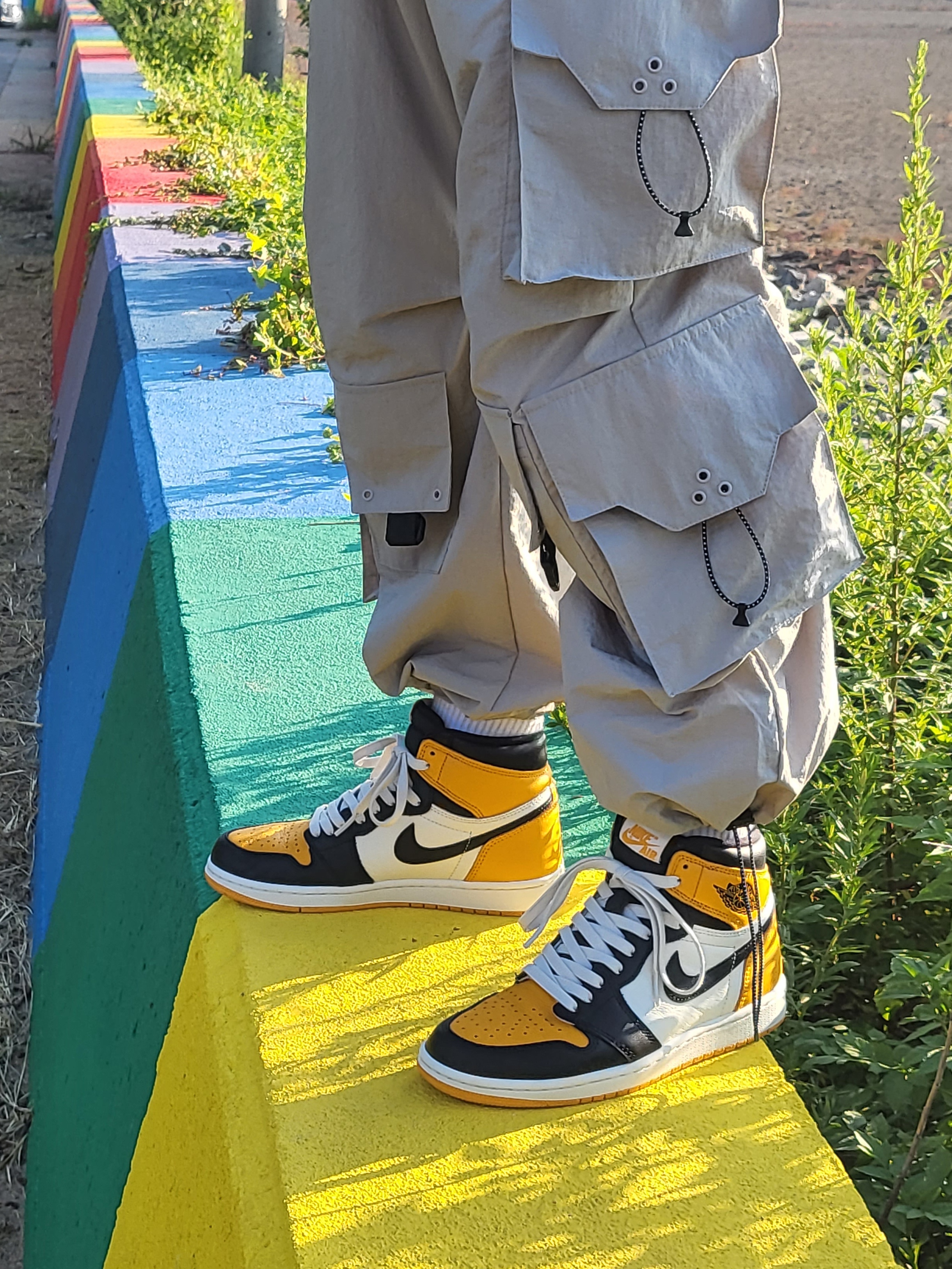 Jordan 1 Retro High OG Taxi, Stussy 8 Ball T-Shirt Black - 22SS 착용 스타일 - 4