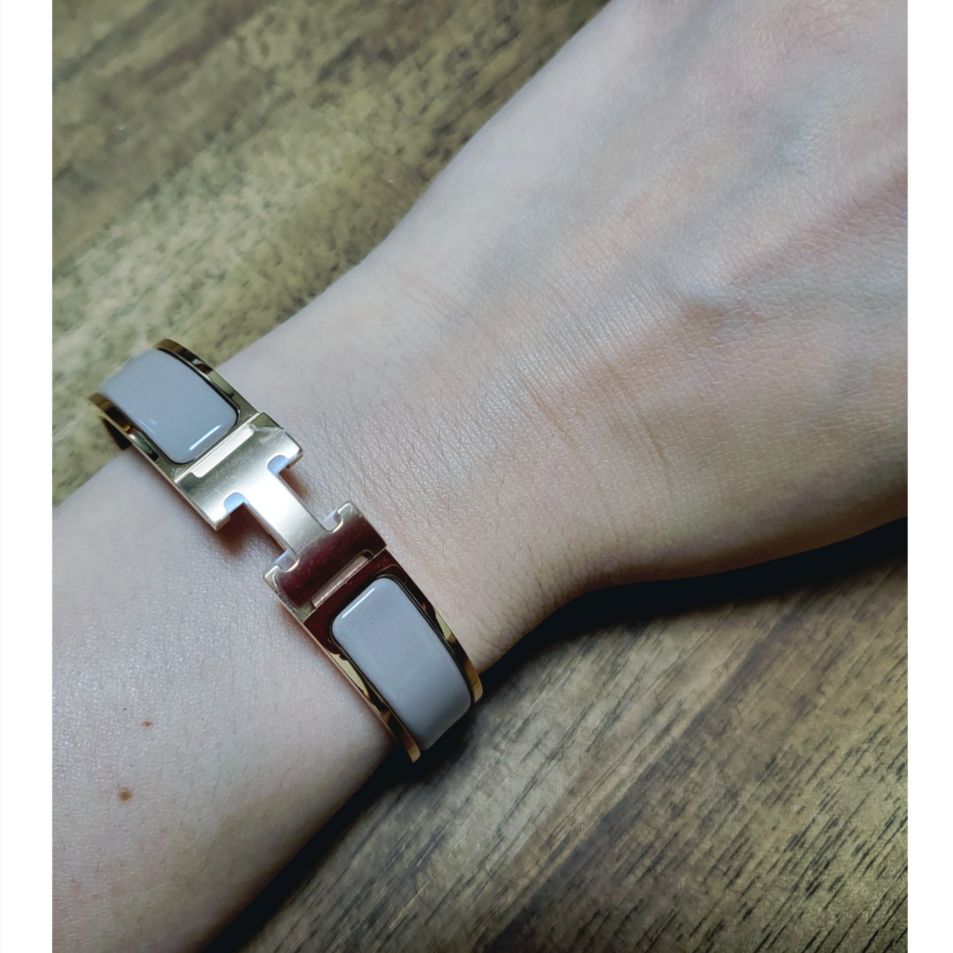 (W) Hermes Clic H Bracelet Rose Gold & Marron Glace 착용 스타일