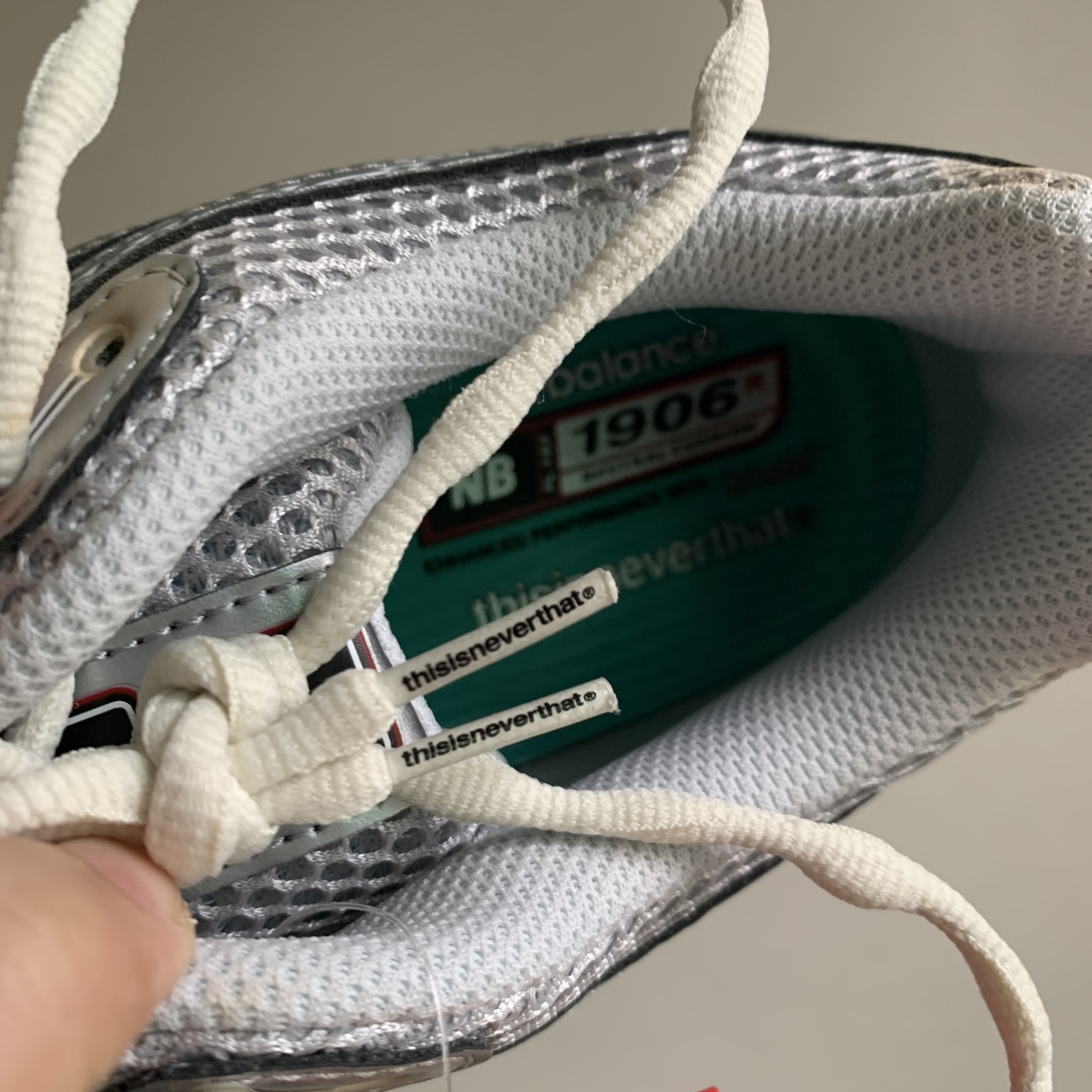 New Balance x Thisisneverthat 1906R 2022 Downtown Run 착용 스타일 - 3