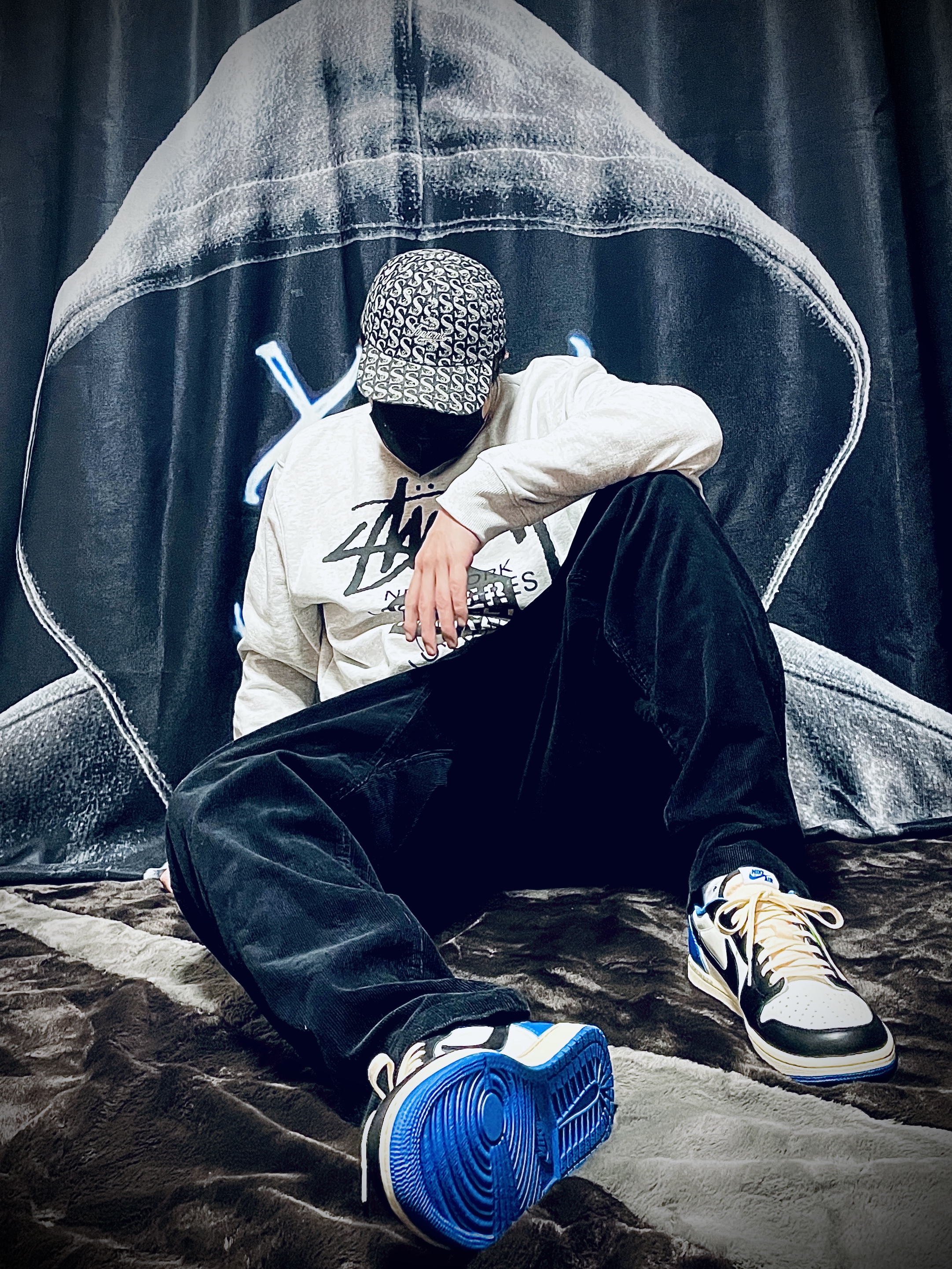 Jordan 1 x Travis Scott x Fragment Retro Low OG SP Military Blue, Stussy DSM World Tour Crew Ash Heather 2021 착용 스타일