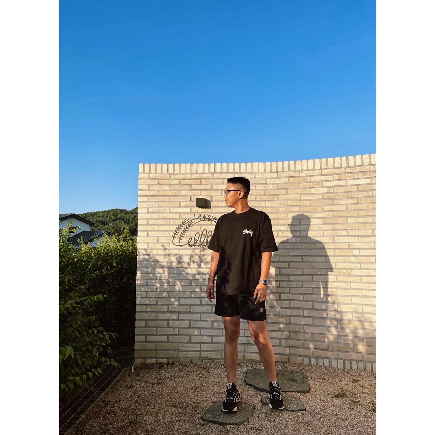 Stussy Withered Flower T-Shirt Black, Stone Island B0643 Nylon Metal Swimming Trunk Black - 22SS 착용 스타일 - 3