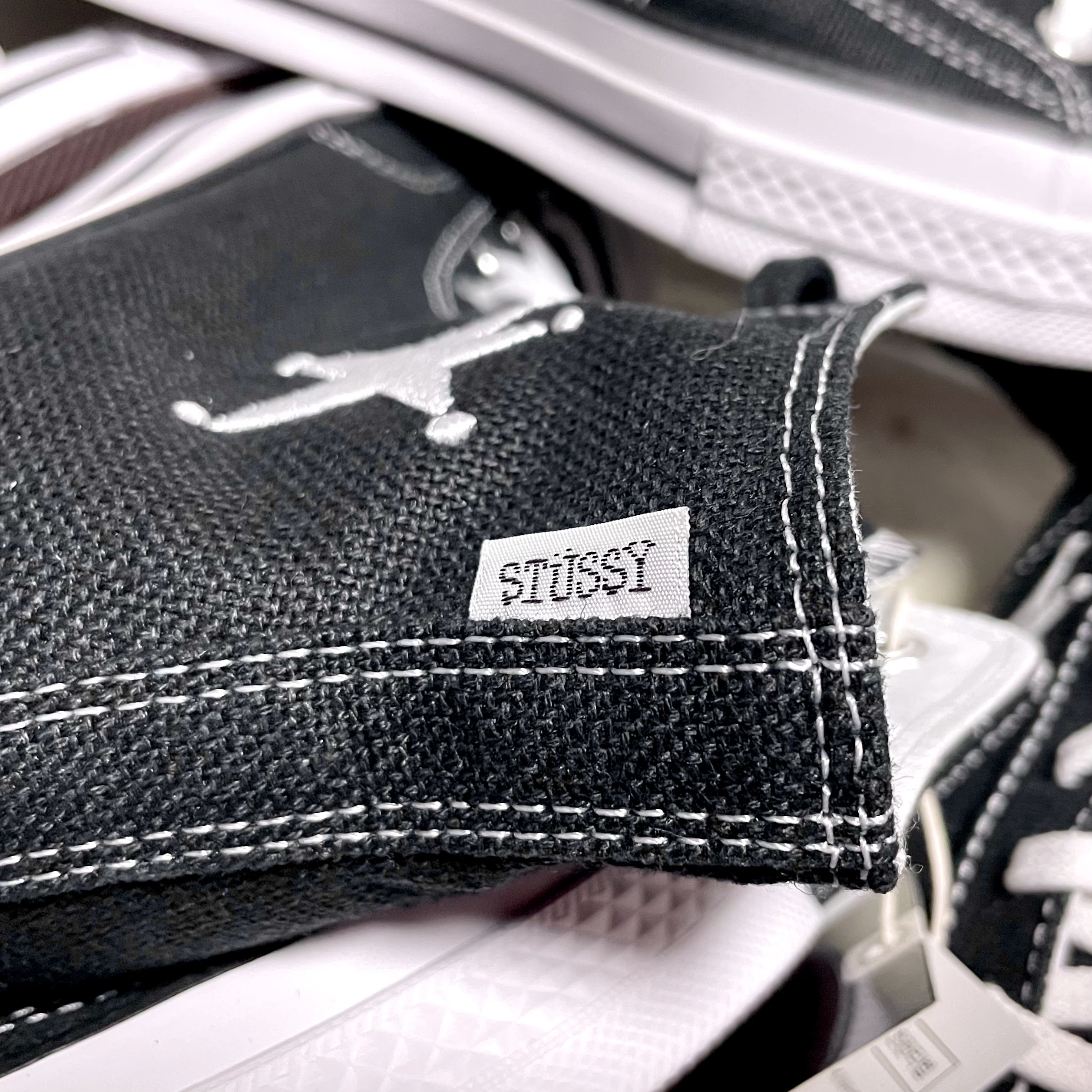 Converse x Stussy One Star Ox Black, Converse x Stussy Chuck 70 High Black 착용 스타일 - 3