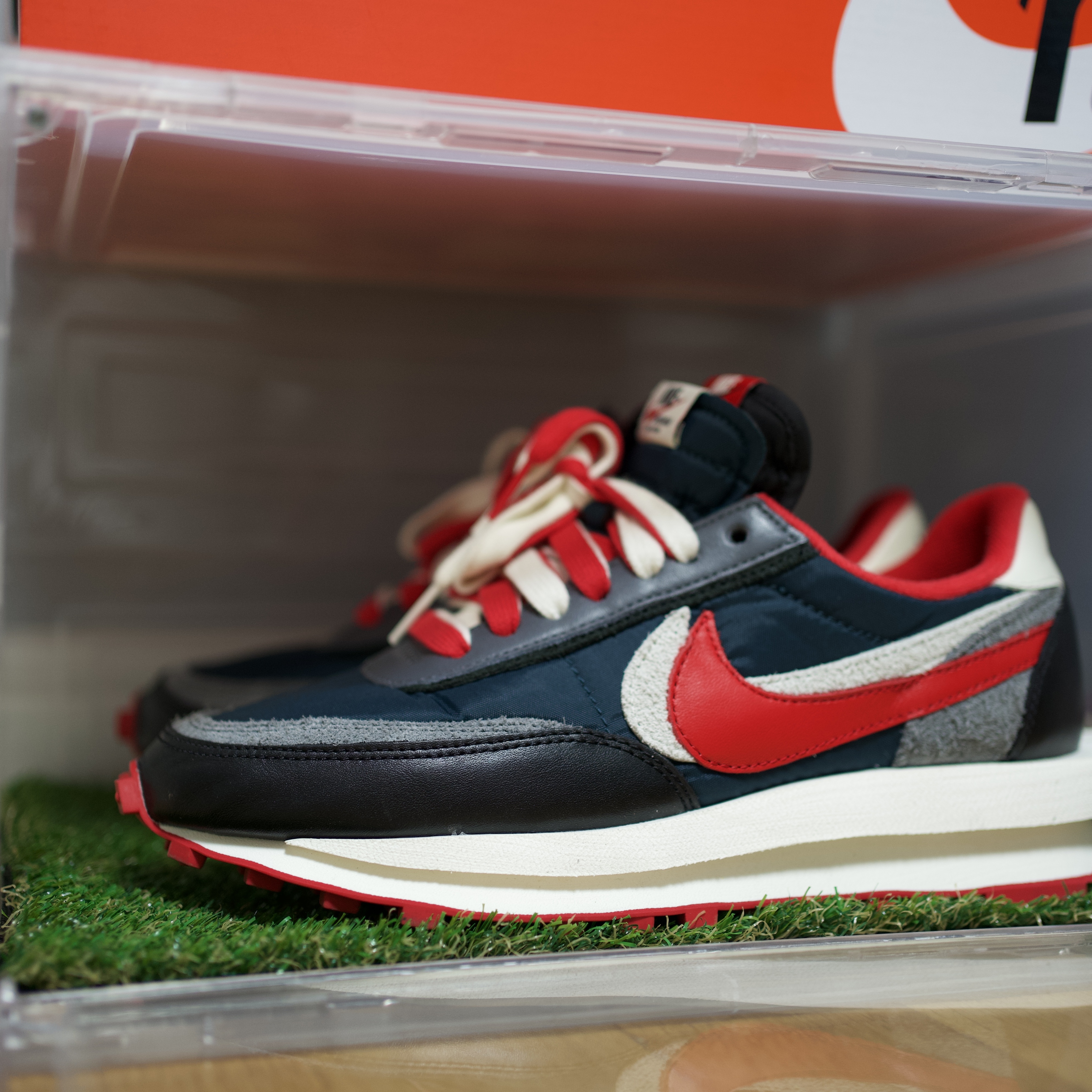 Nike x Sacai x Undercover LDWaffle Midnight Spruce University Red 착용 스타일