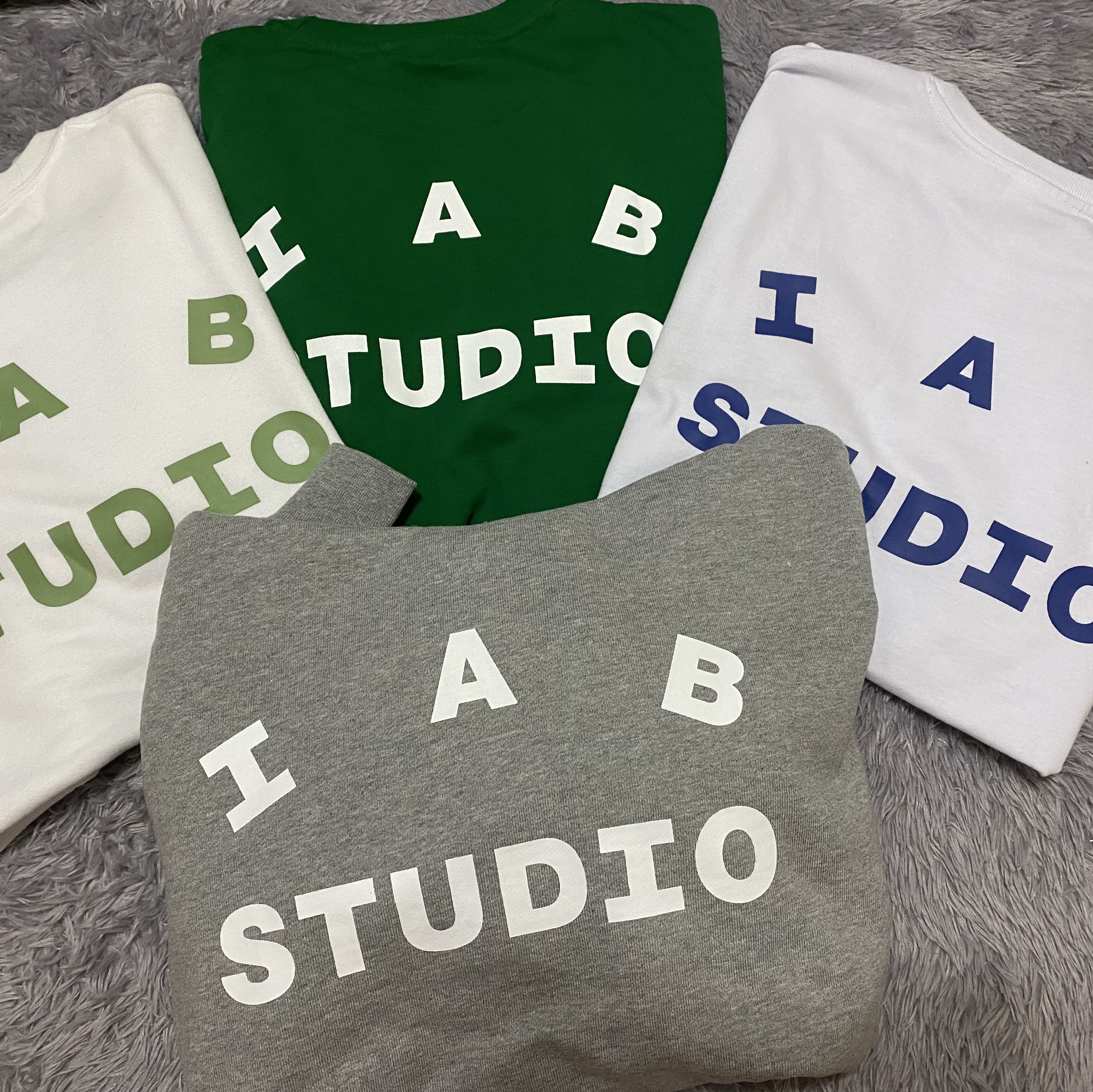 IAB Studio Zip-Up Hoodie Gray - 22FW, IAB Studio T-Shirt White Navy - 22FW 착용 스타일
