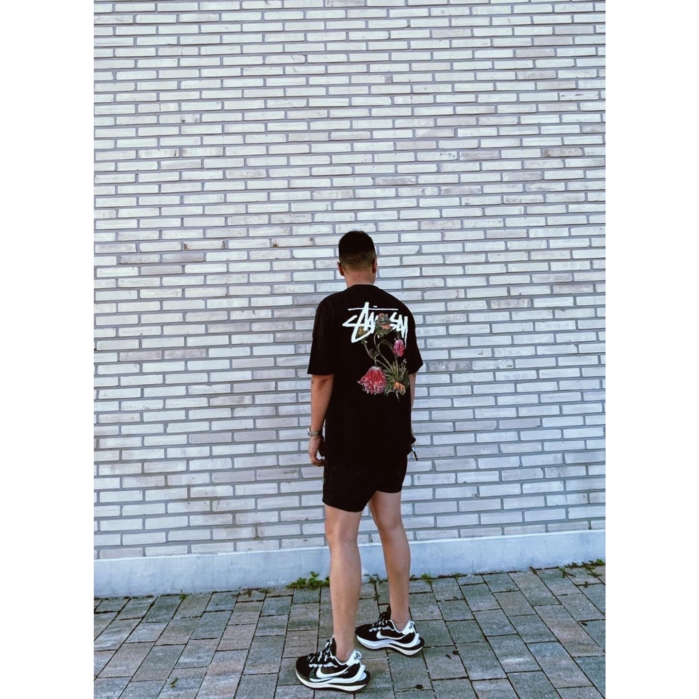 Stussy Withered Flower T-Shirt Black, Stone Island B0643 Nylon Metal Swimming Trunk Black - 22SS 착용 스타일 - 1