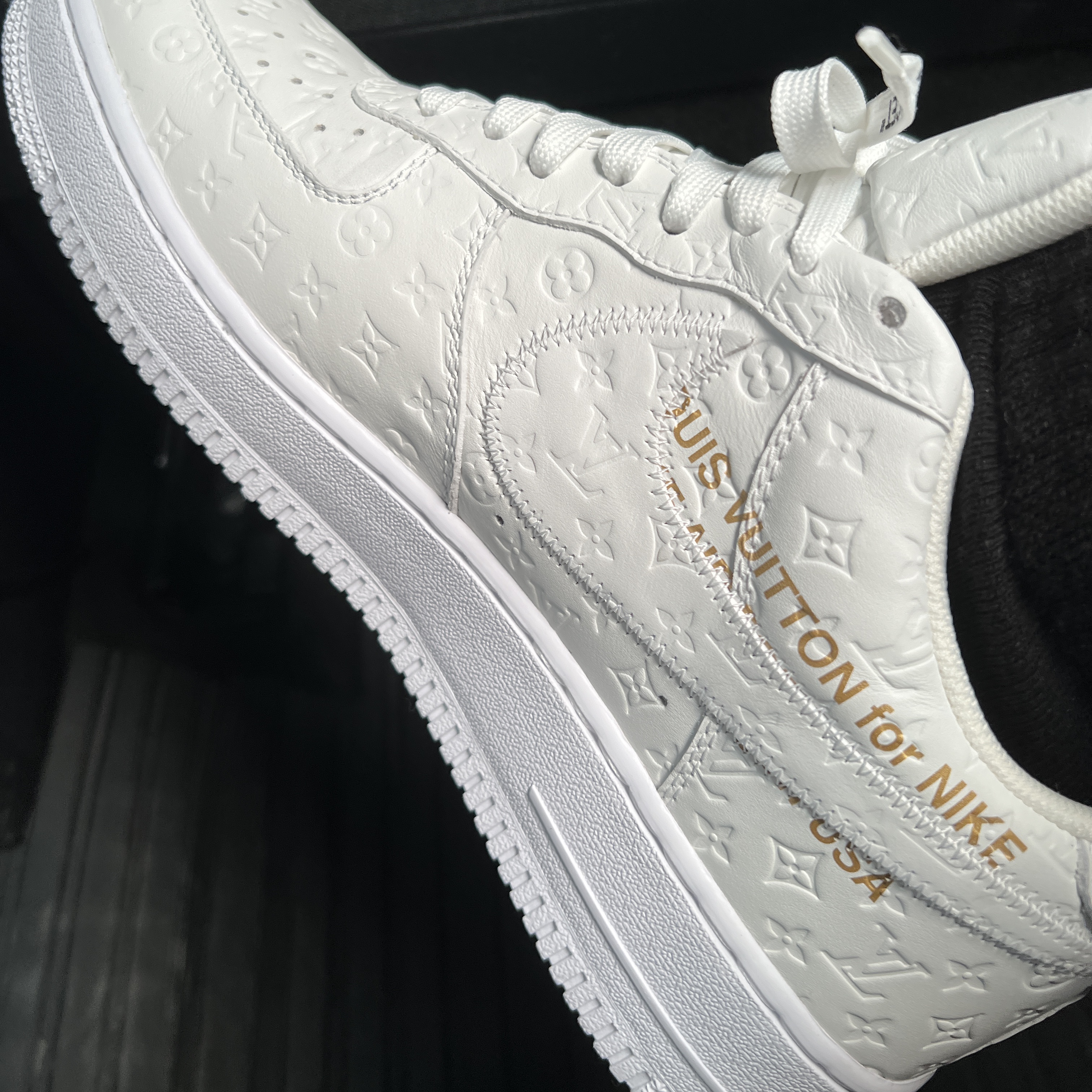 Louis Vuitton x Nike Air Force 1 Low by Virgil Abloh White 착용 스타일 - 2