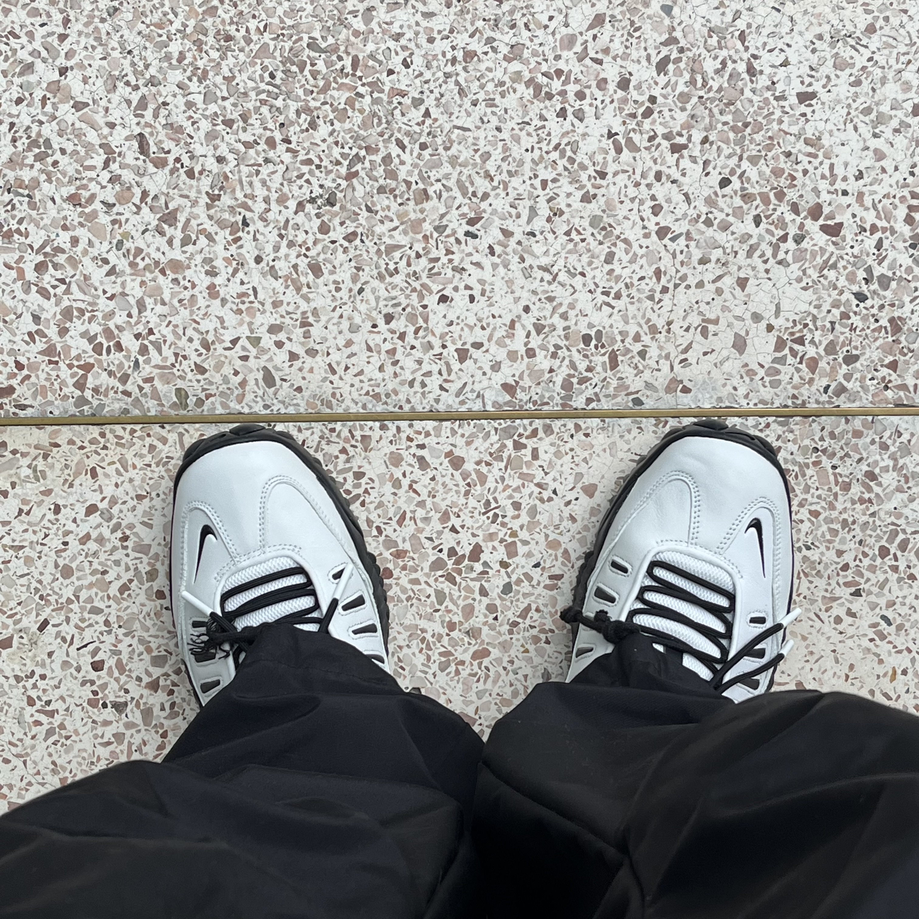 Nike x Ambush Air Adjust Force SP Summit White and Black 착용 스타일 - 5