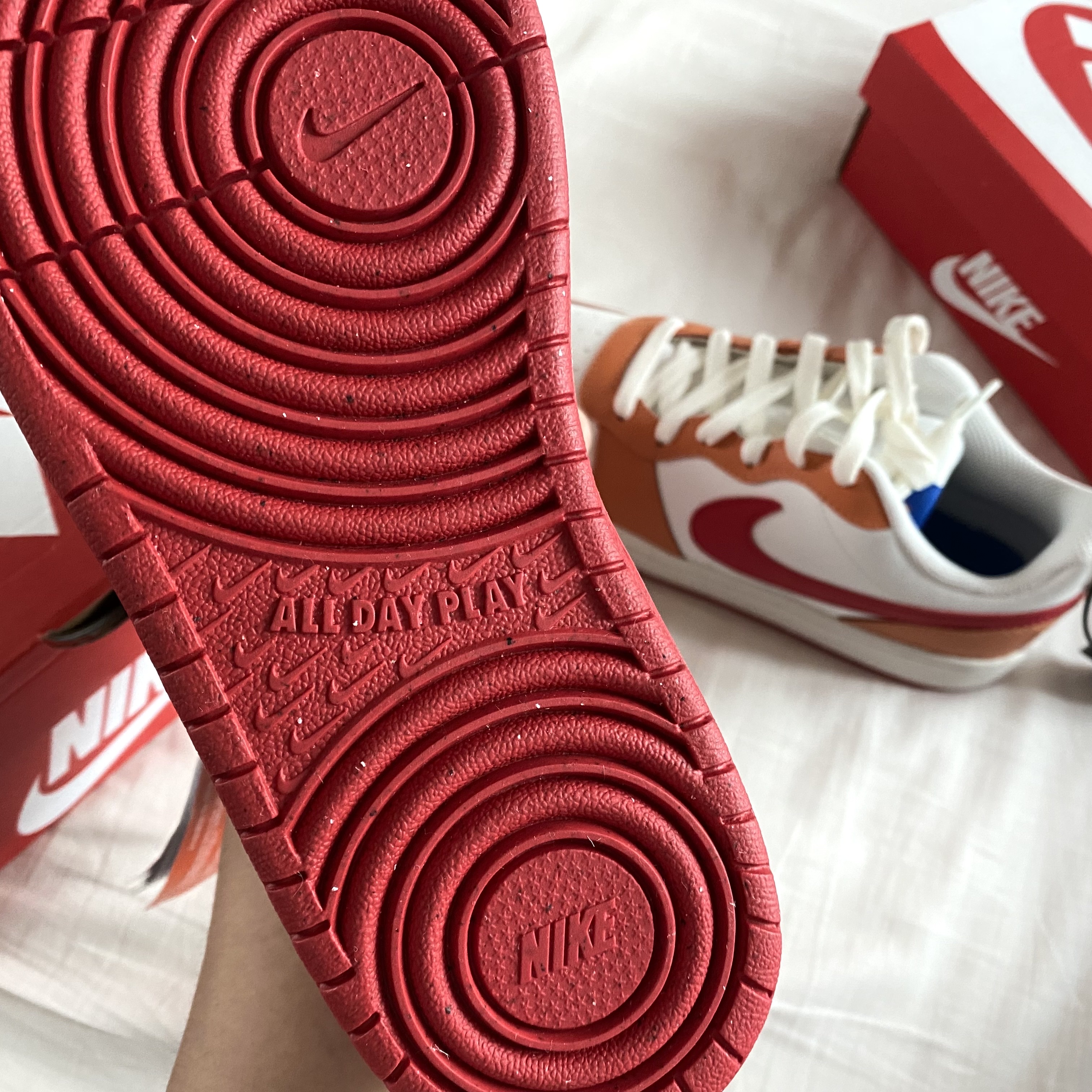 (GS) Nike Court Borough 2 Hot Curry 착용 스타일 - 2