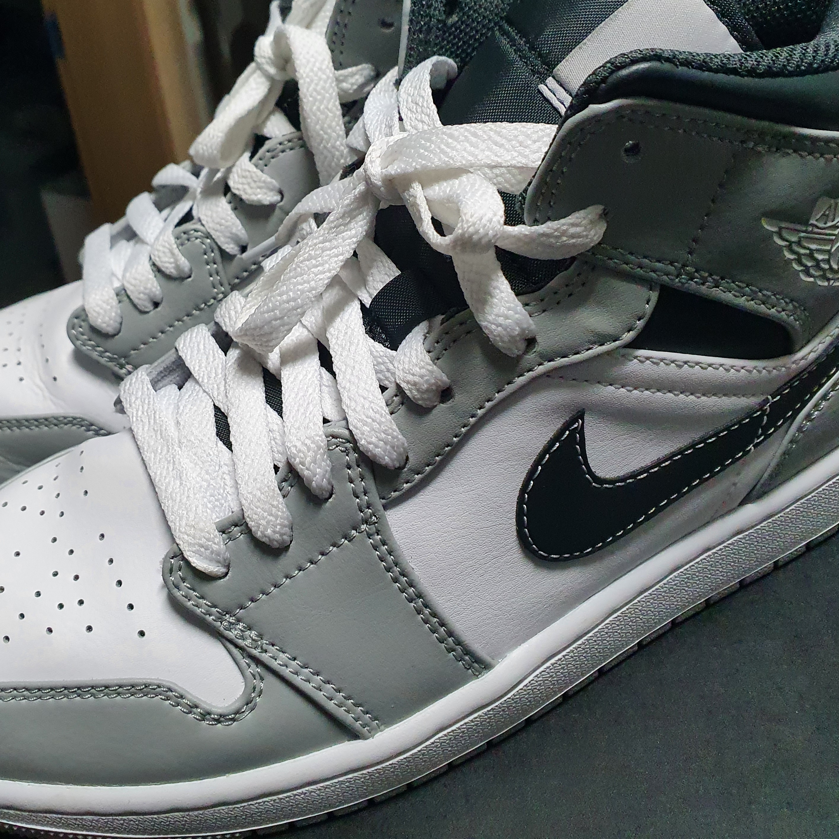 Jordan 1 Mid Light Smoke Grey Anthracite 착용 스타일