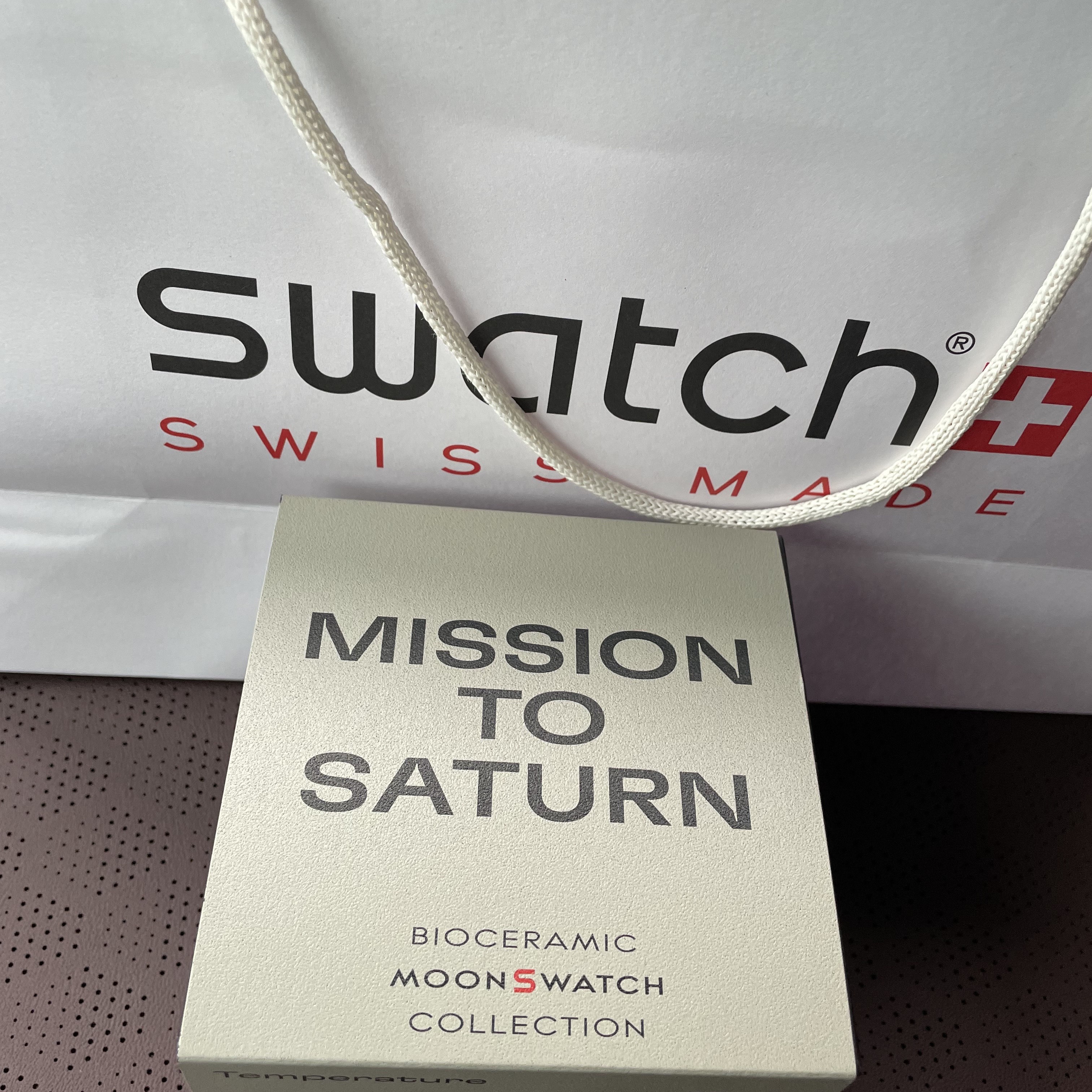 Swatch x Omega Bioceramic MoonSwatch Mission To Saturn 착용 스타일 - 3