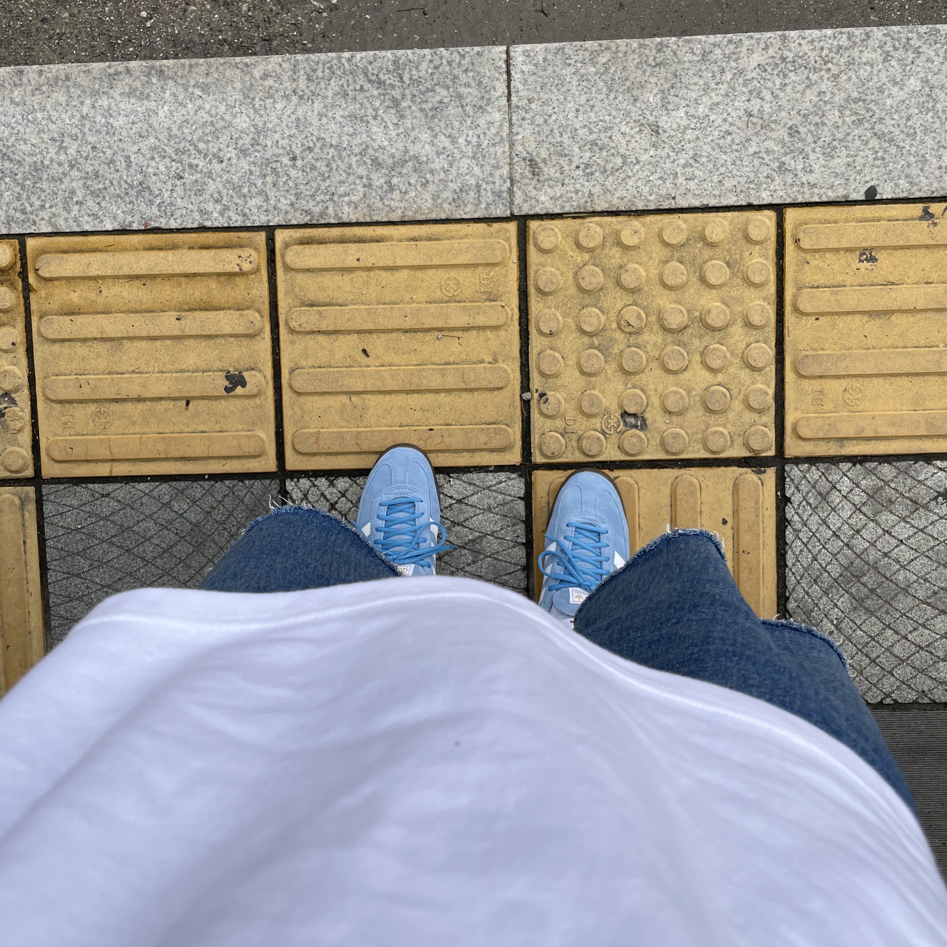 Adidas Spezial Handball Light Blue 착용 스타일