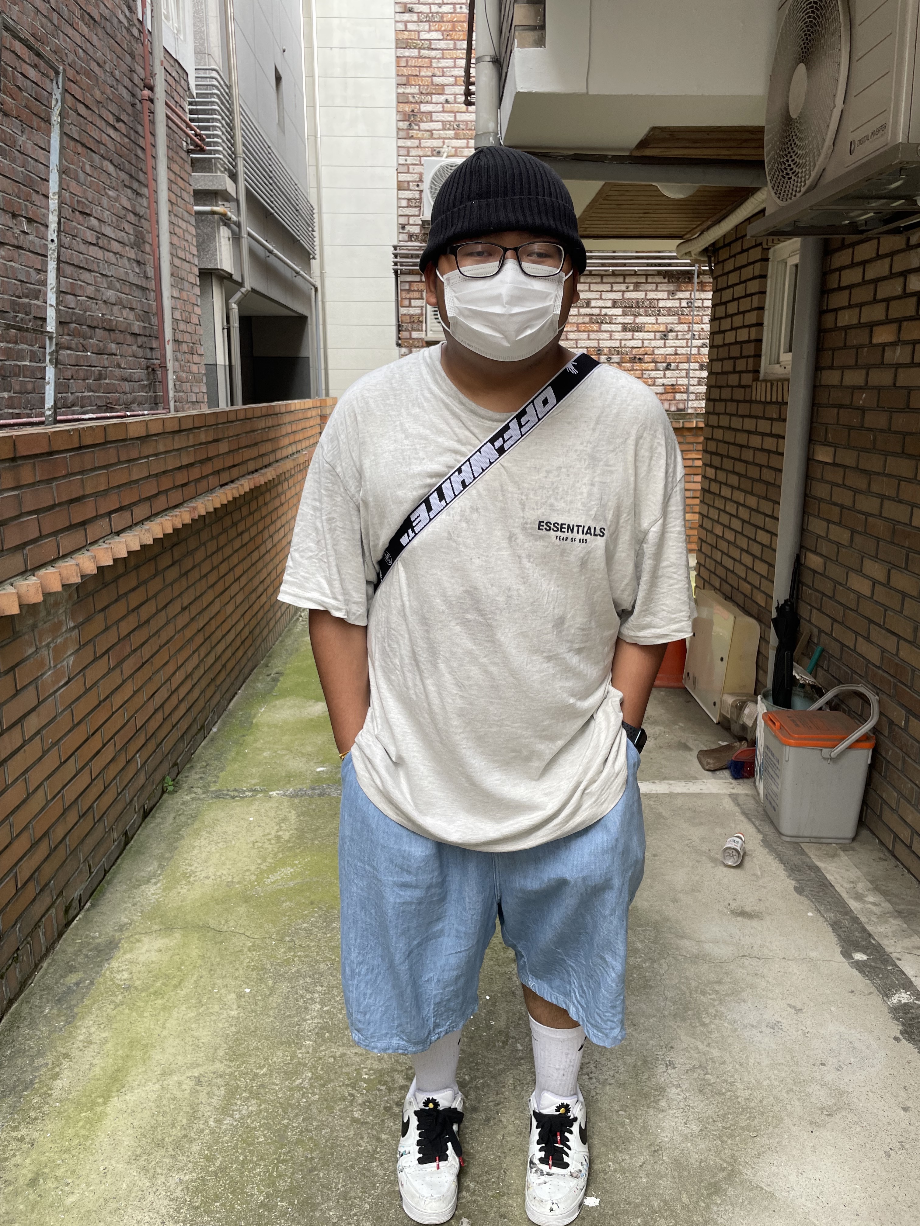 Nike x Peaceminusone Air Force 1 Low Para-Noise 2.0, Essentials The Core Collection T-Shirt Light Oatmeal 착용 스타일