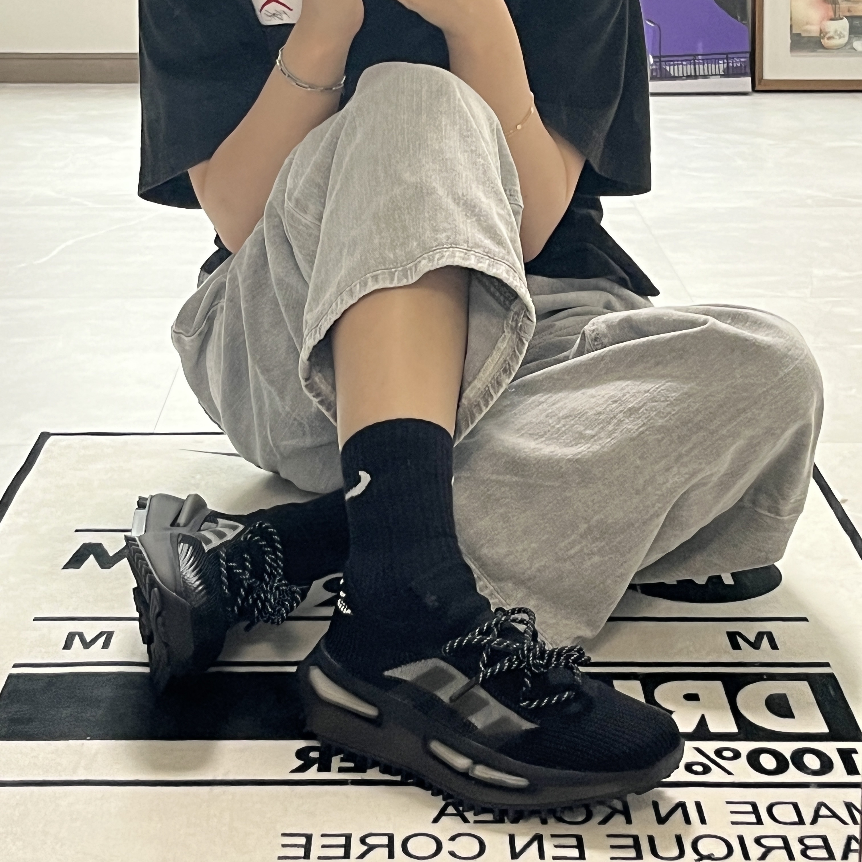Adidas NMD S1 Core Black 착용 스타일 - 1