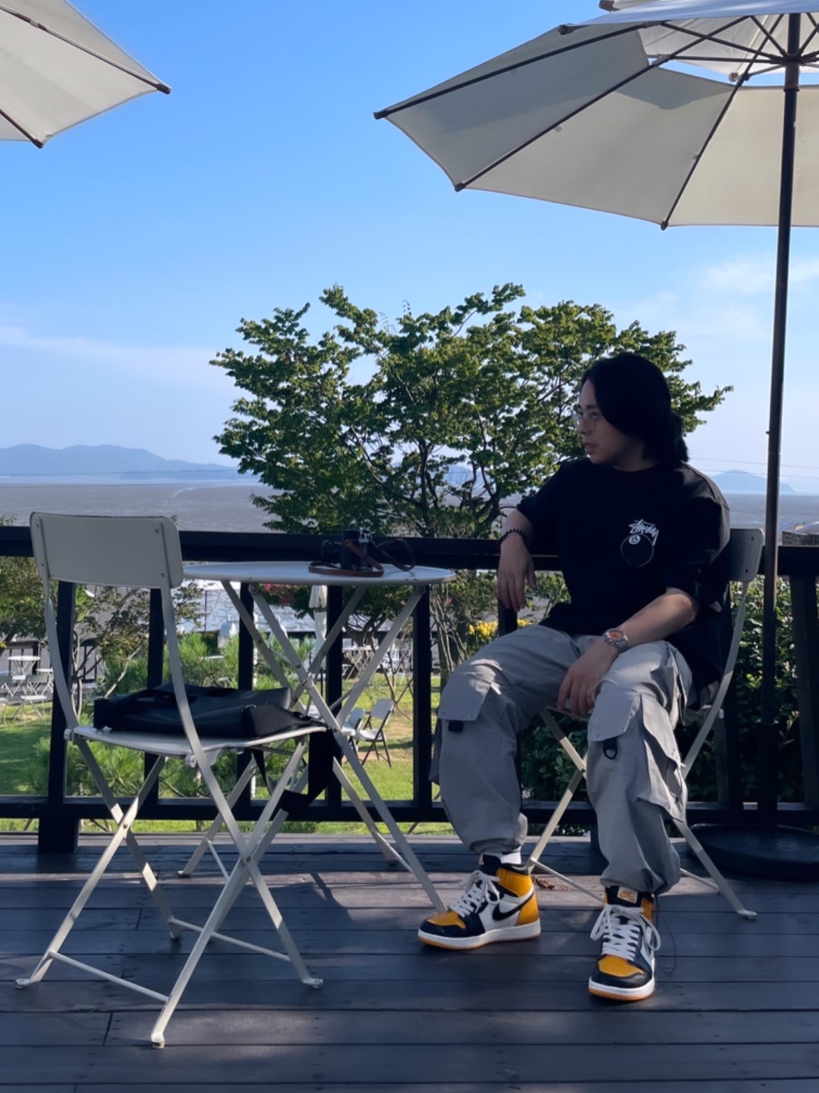Jordan 1 Retro High OG Taxi, Stussy 8 Ball T-Shirt Black - 22SS 착용 스타일 - 1