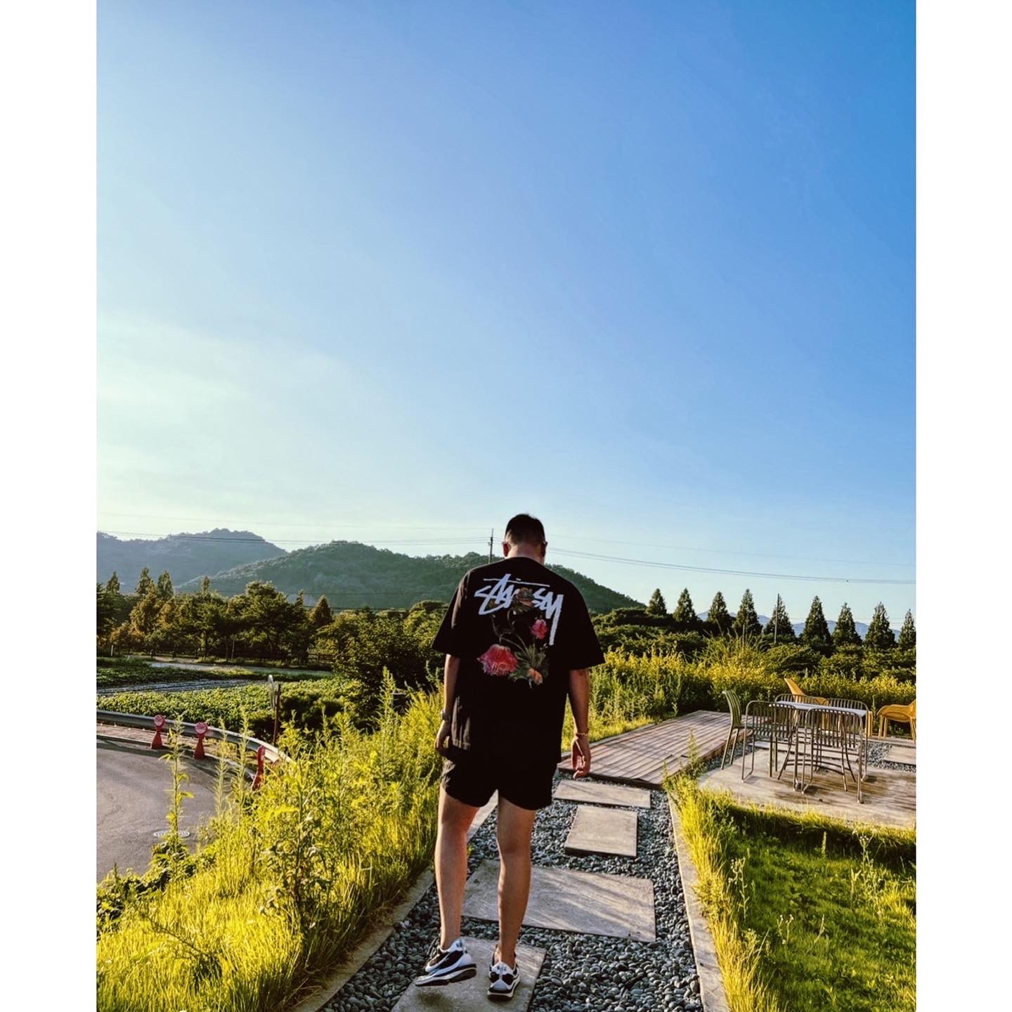 Stussy Withered Flower T-Shirt Black, Stone Island B0643 Nylon Metal Swimming Trunk Black - 22SS 착용 스타일 - 4