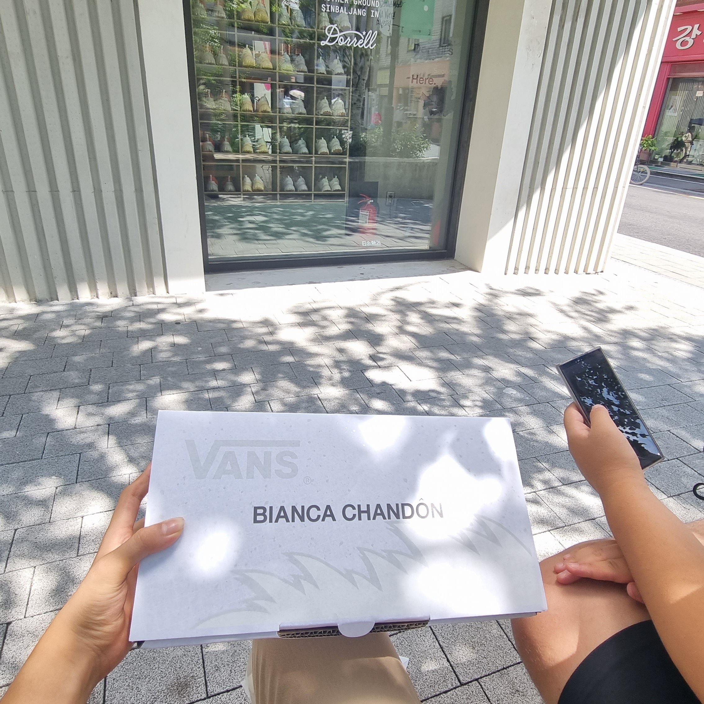 Vans Vault x Bianca Chandon Authentic LX Stressed Navy White 착용 스타일