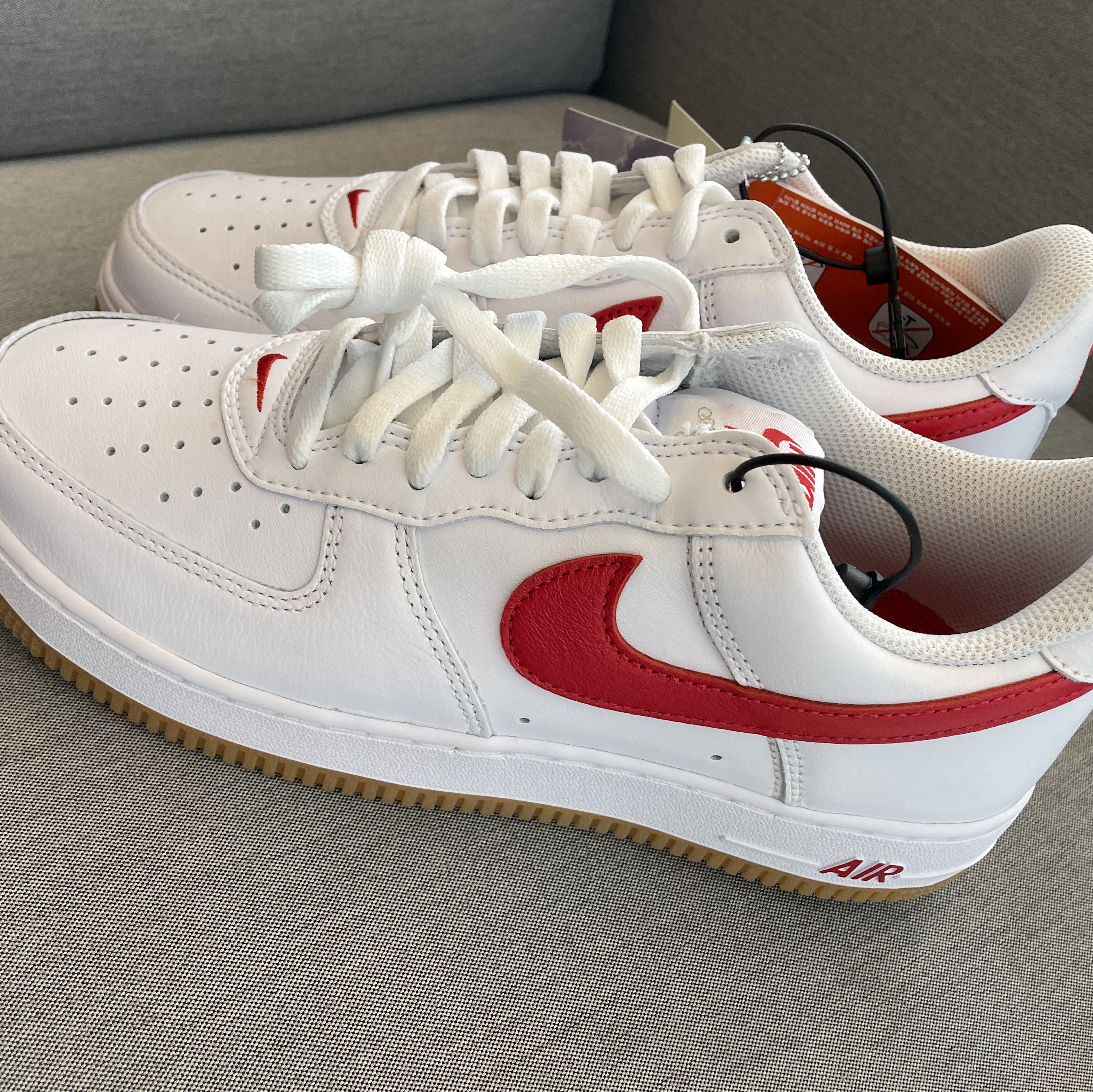 Nike Air Force 1 Low Retro Color of the Month University Red 착용 스타일 - 3