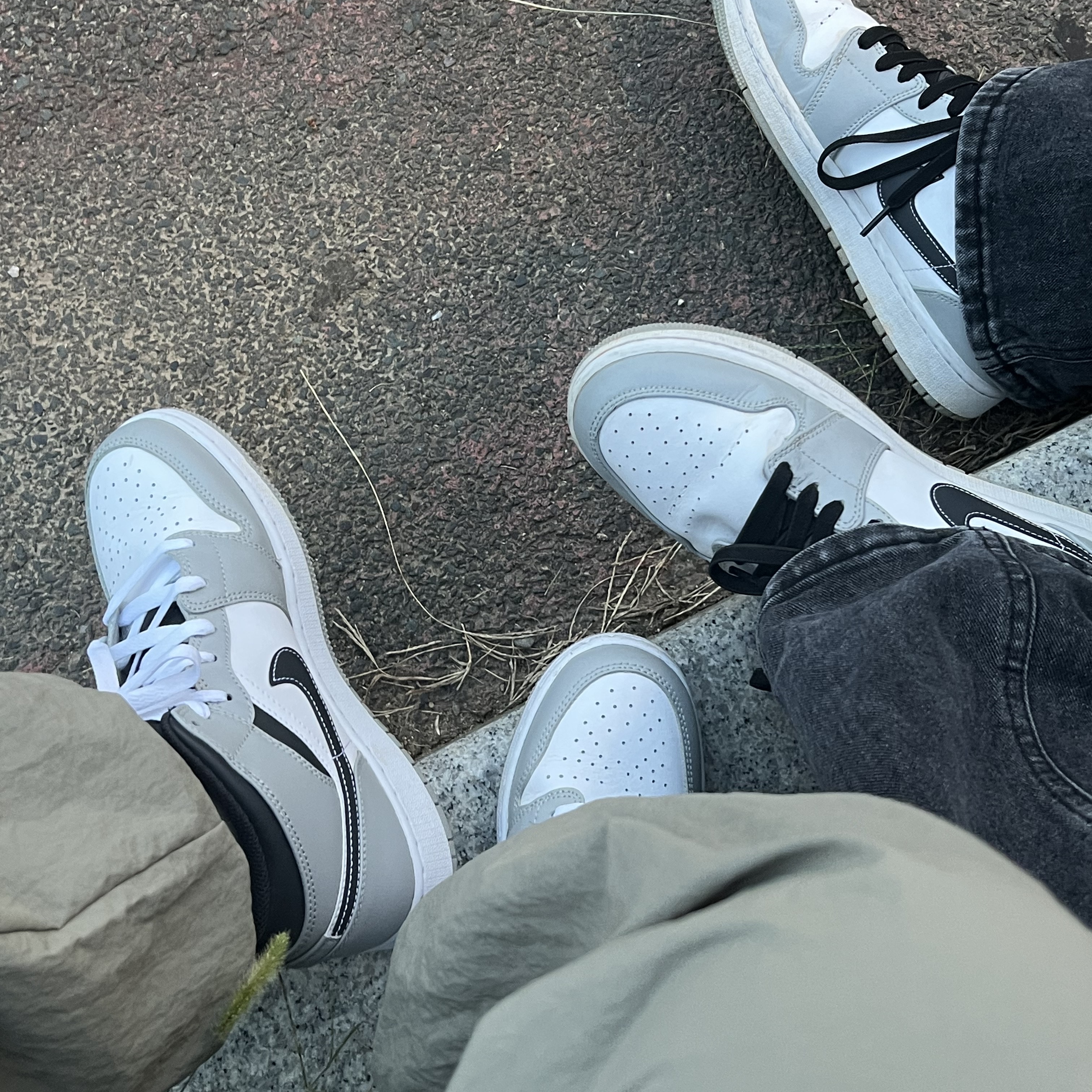 Jordan 1 Mid Light Smoke Grey Anthracite 착용 스타일