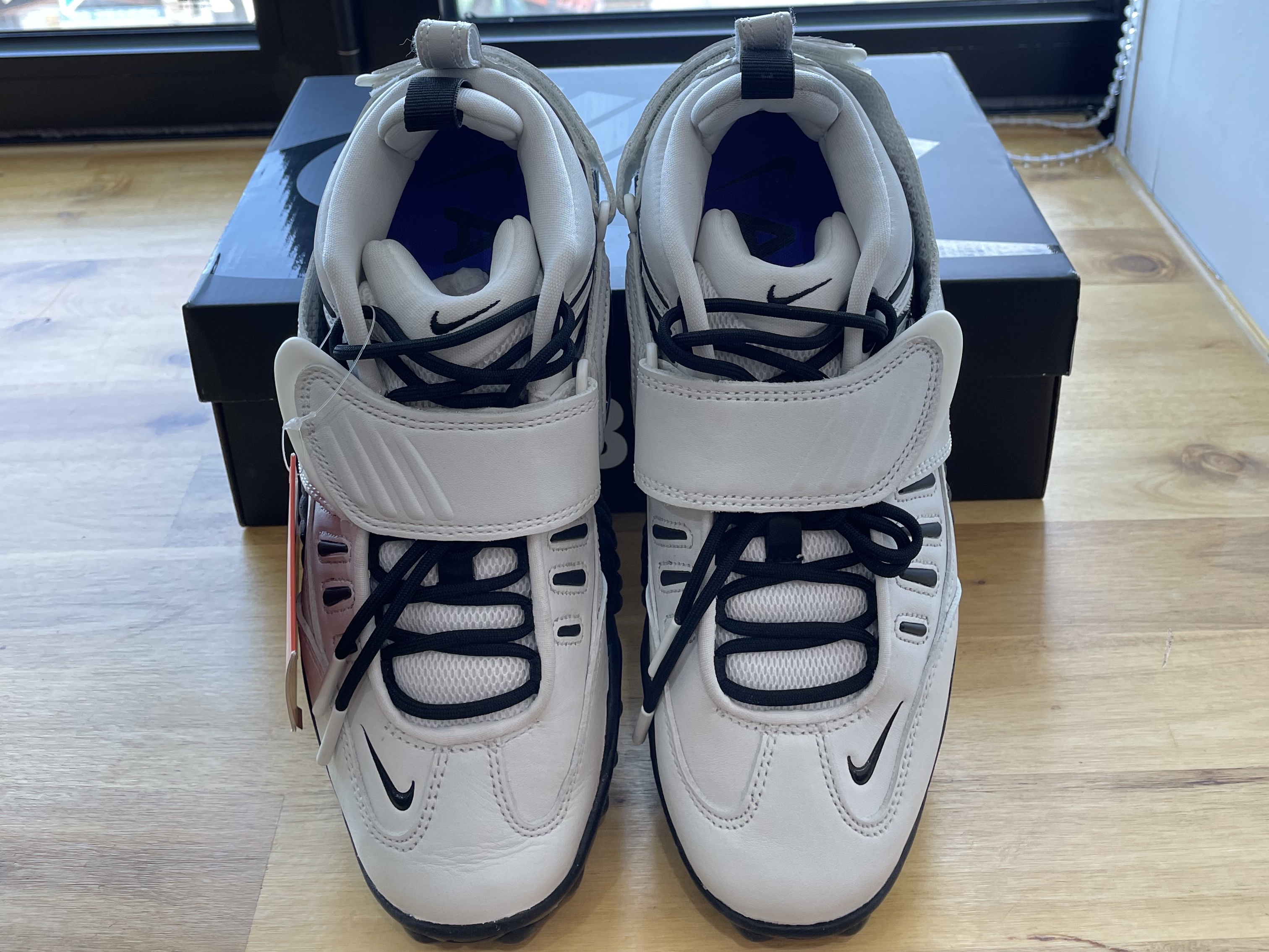 Nike x Ambush Air Adjust Force SP Summit White and Black 착용 스타일 - 3
