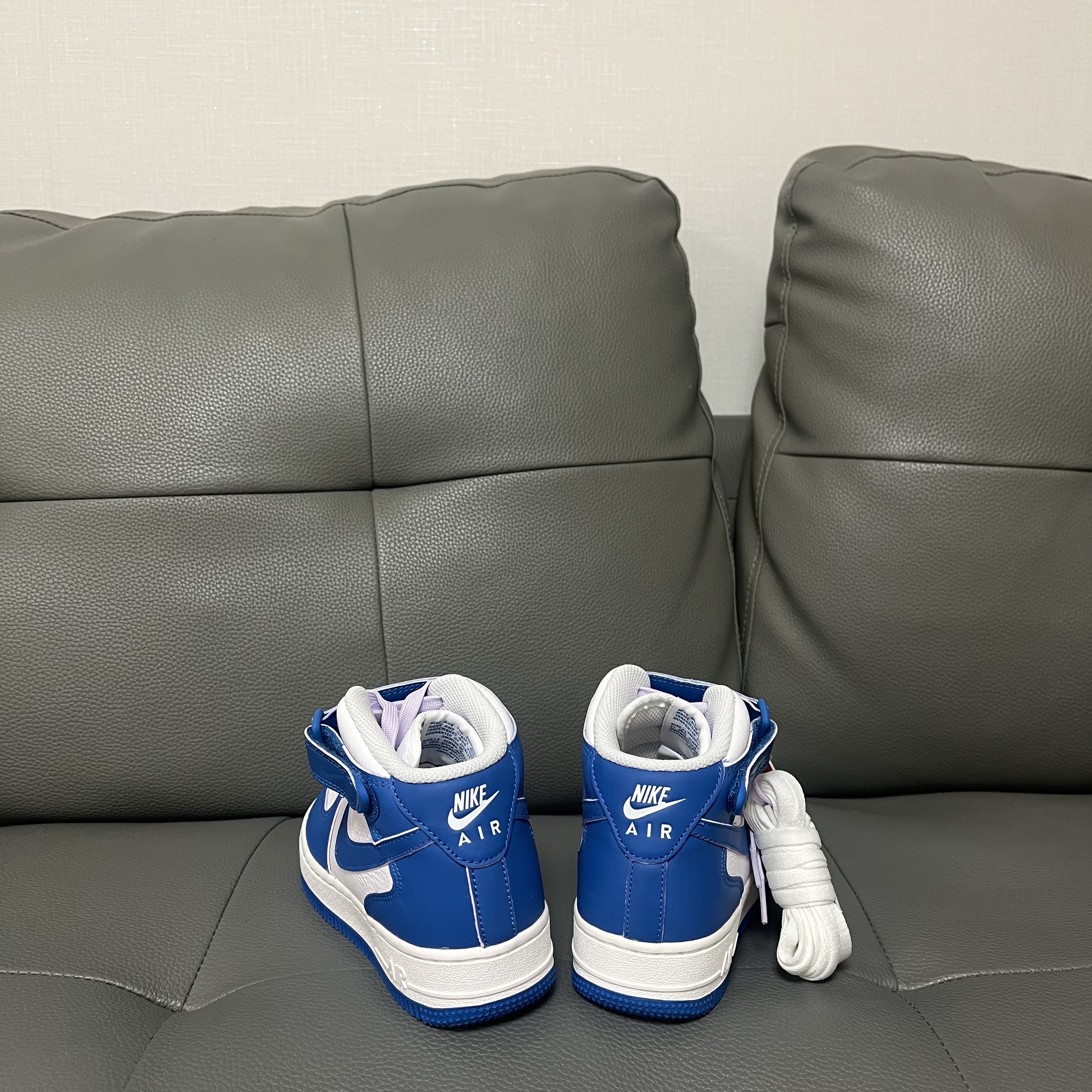 (W) Nike Air Force 1 Mid '07 Military Blue and Doll 착용 스타일 - 2