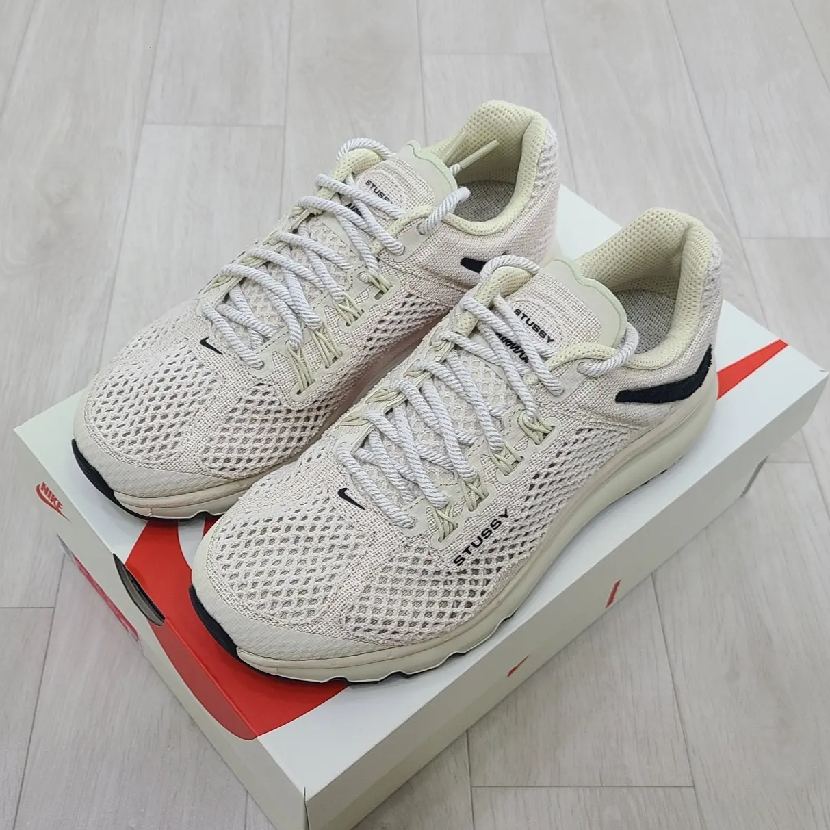 Nike x Stussy Air Max 2013 Fossil 착용 스타일 - 2