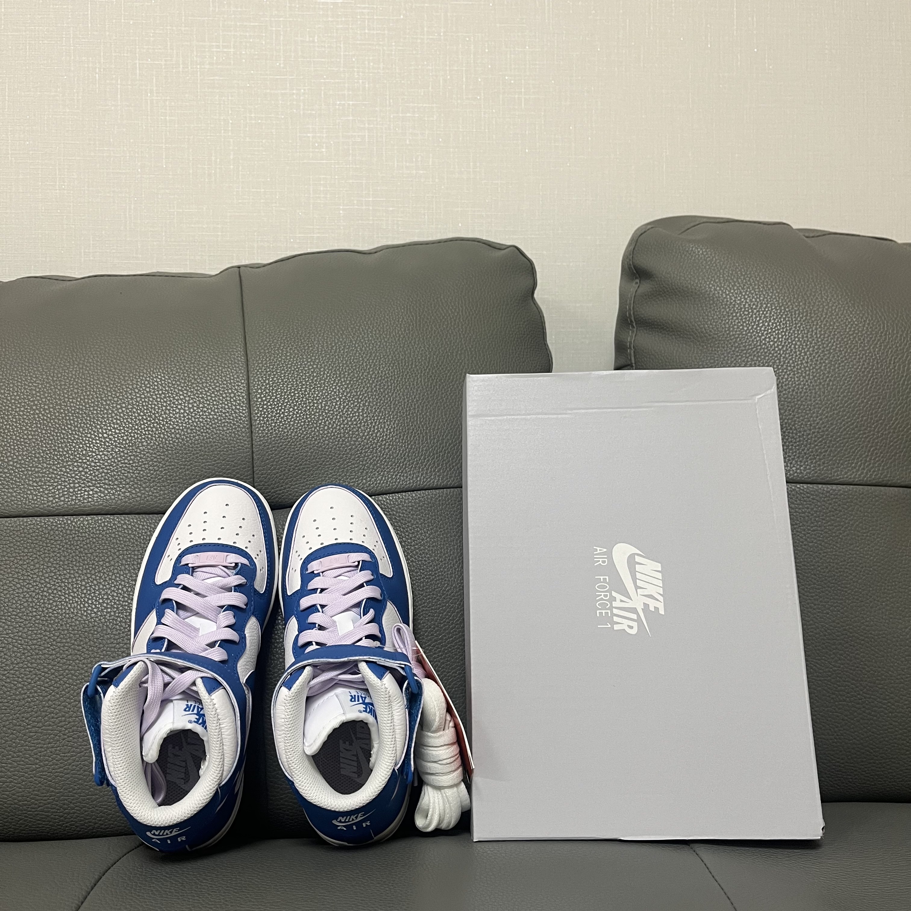(W) Nike Air Force 1 Mid '07 Military Blue and Doll 착용 스타일 - 3