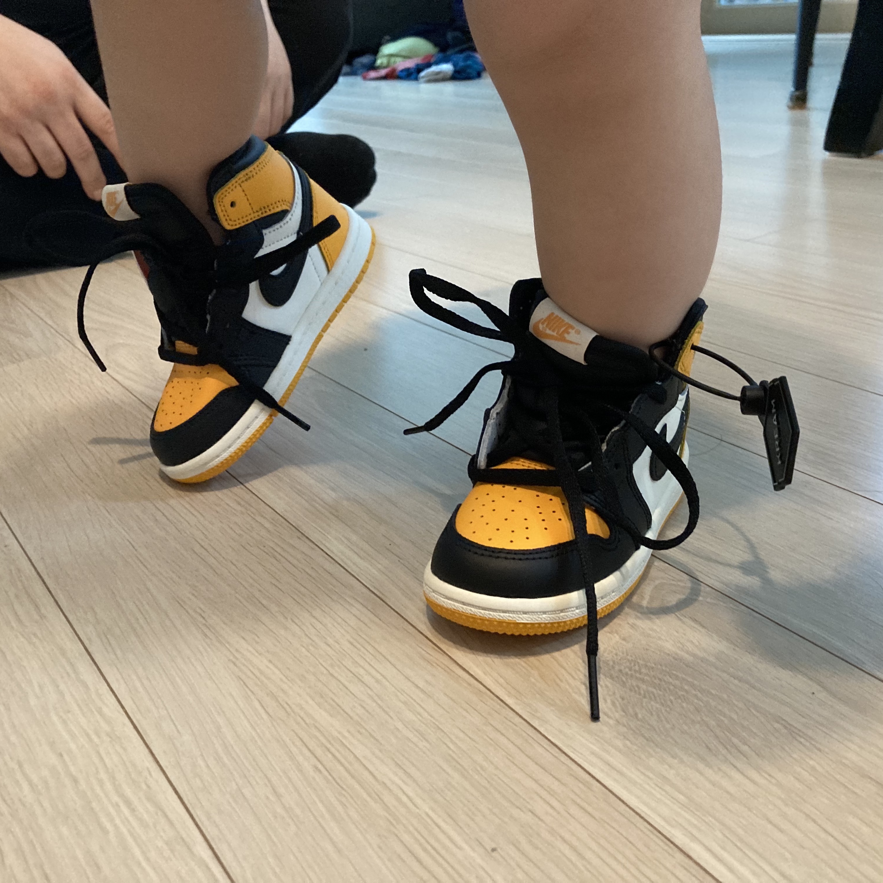 (TD) Jordan 1 Retro High OG Taxi 착용 스타일 - 5