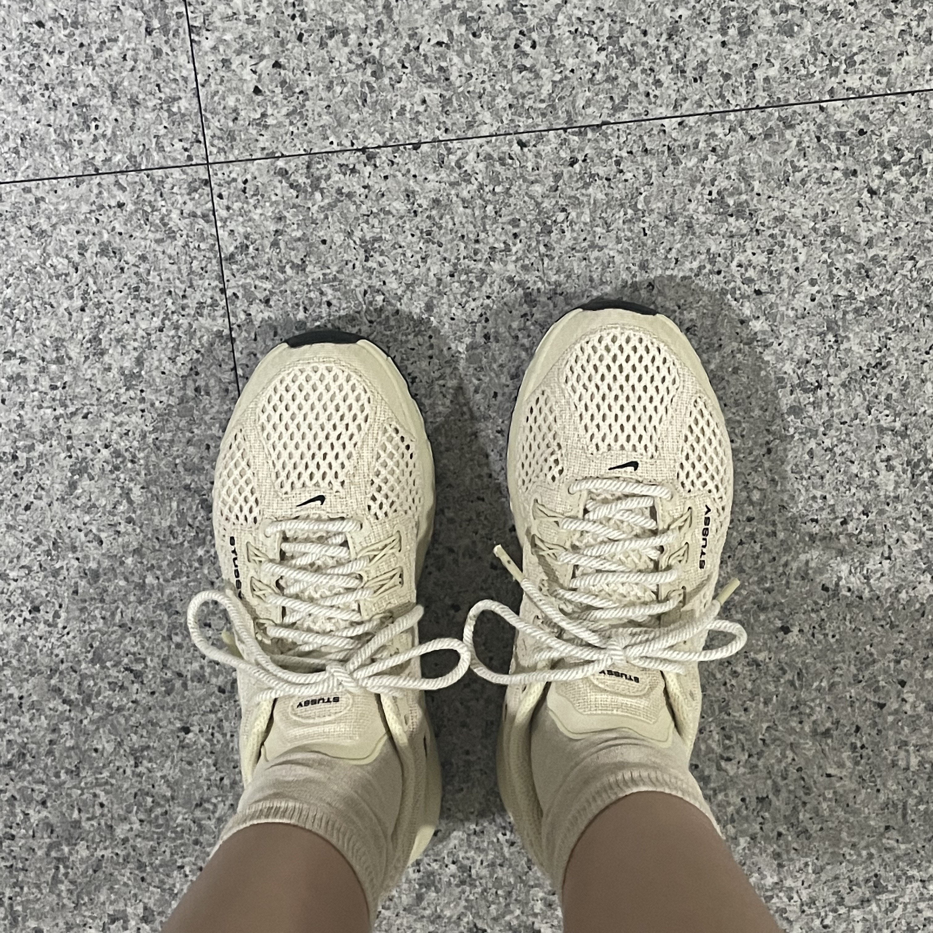 Nike x Stussy Air Max 2013 Fossil 착용 스타일