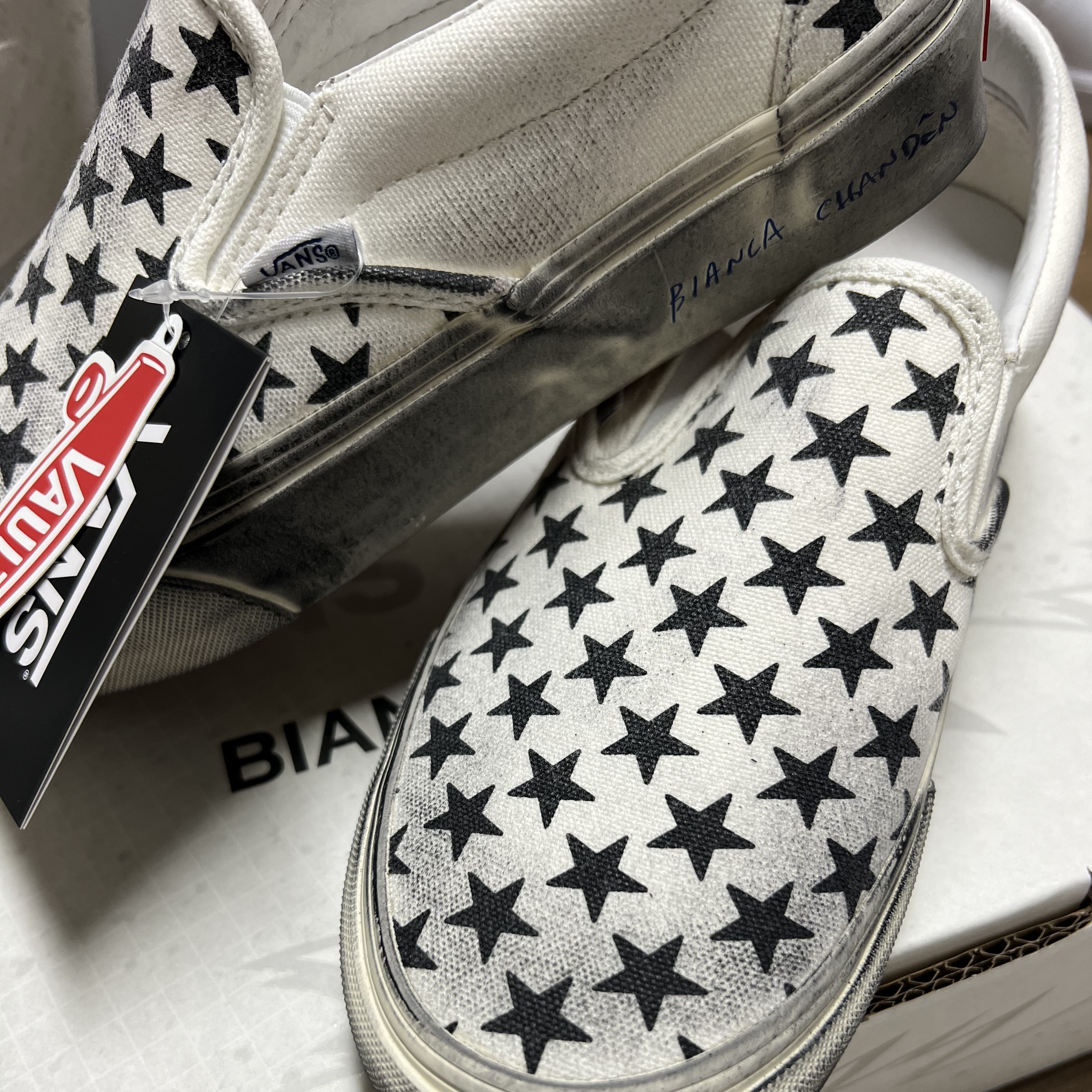 Vans Vault x Bianca Chandon Classic Slip-On LX Stressed Black White 착용 스타일