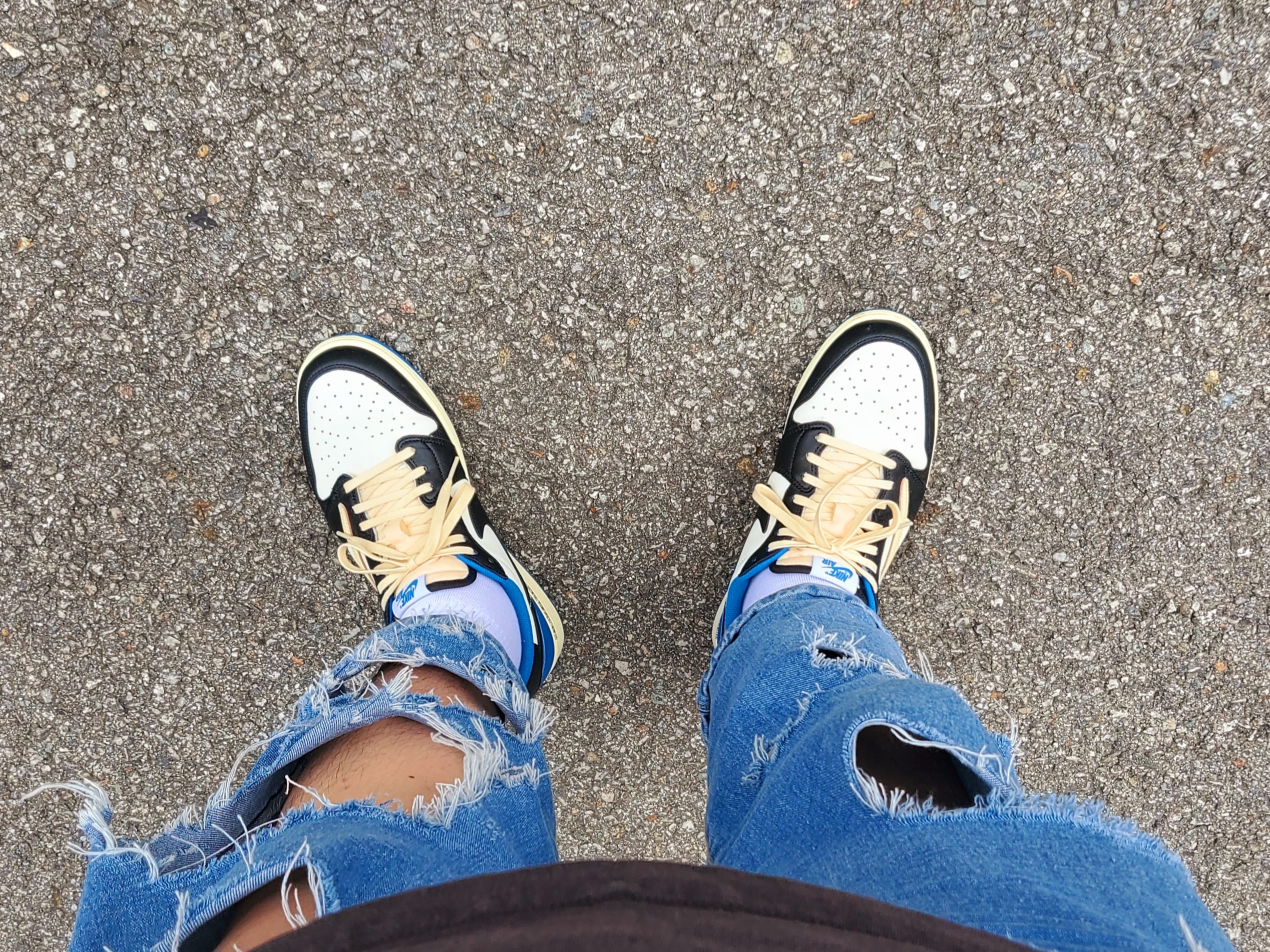 Jordan 1 x Travis Scott x Fragment Retro Low OG SP Military Blue 착용 스타일 - 4