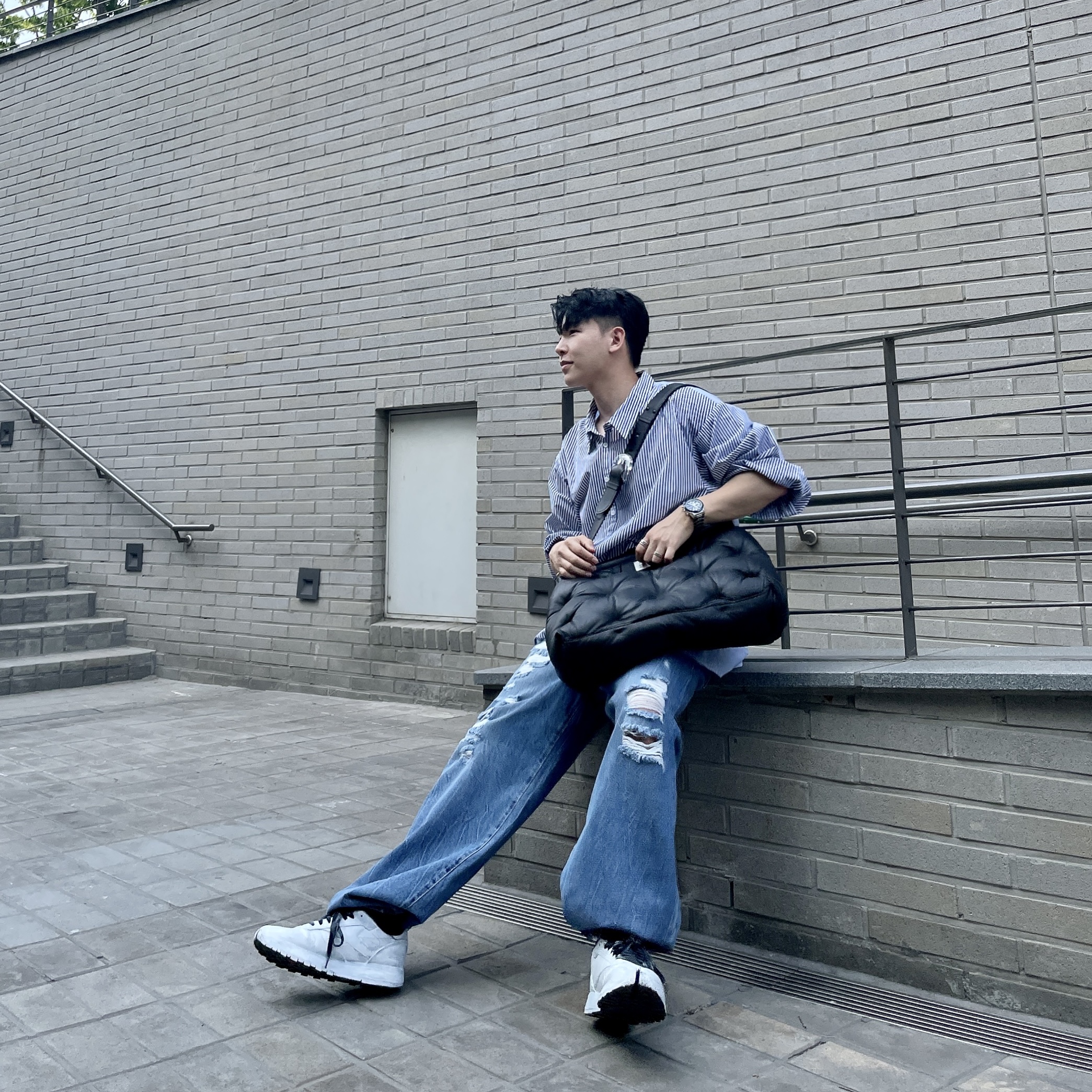Reebok x Maison Margiela Classic Leather Decortique Tabi Shoes Bianchetto 착용 스타일 - 2