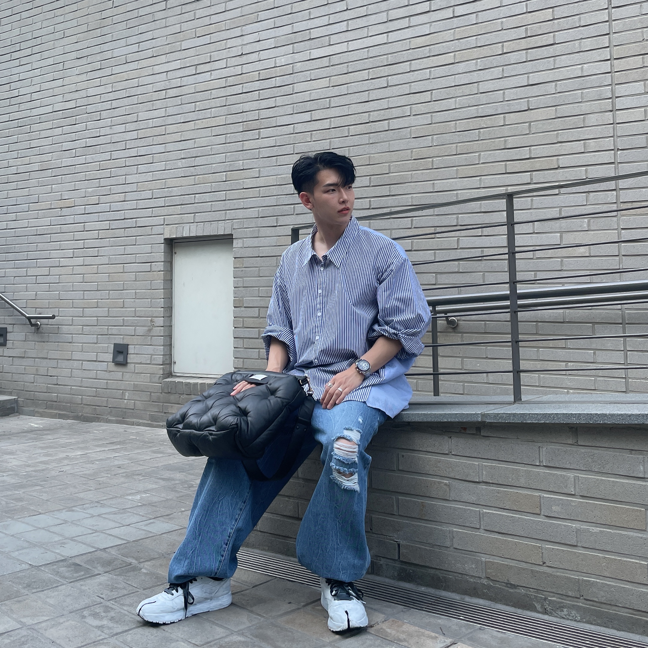 Reebok x Maison Margiela Classic Leather Decortique Tabi Shoes Bianchetto 착용 스타일 - 1