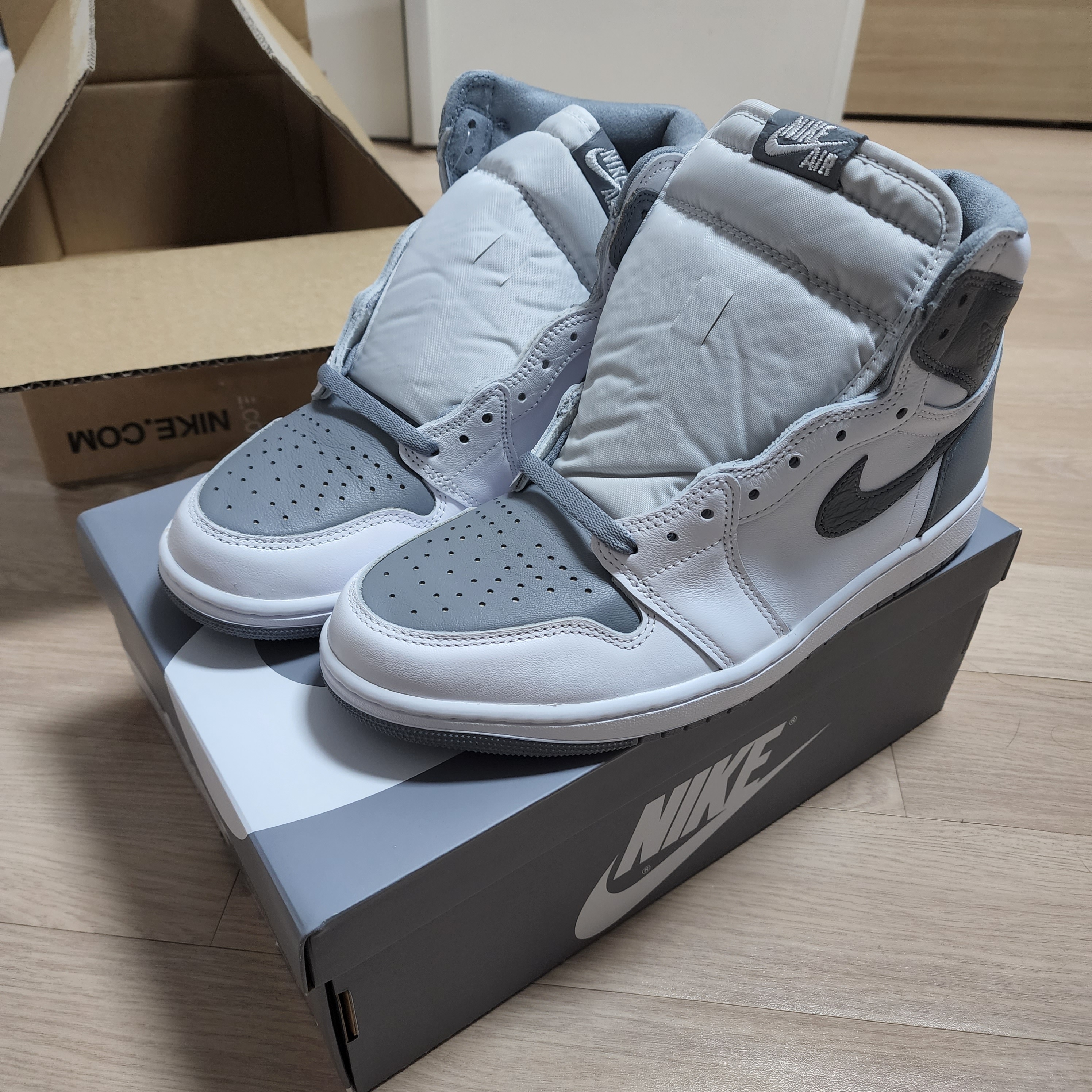 Jordan 1 Retro High OG Stealth 착용 스타일